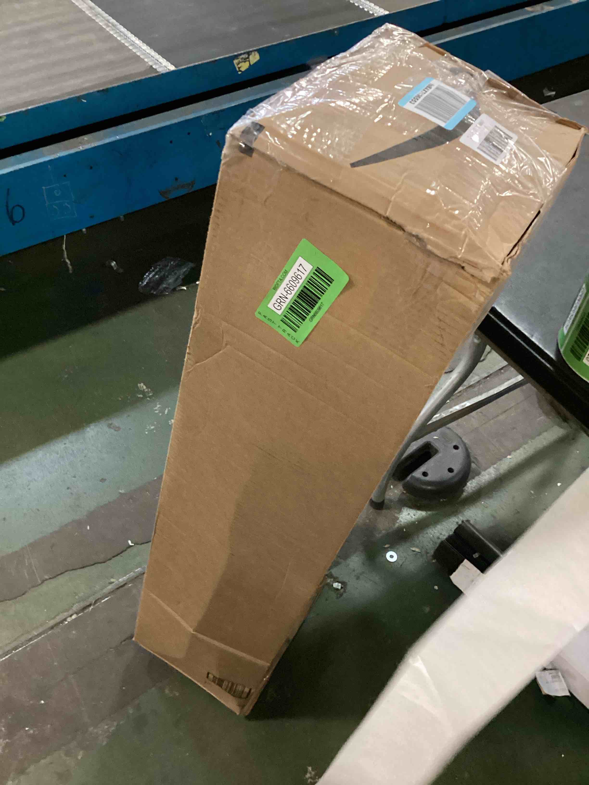 https://s3.amazonaws.com/lotting-images-prod/bidfta/GRN6609617_1715702595820.jpeg