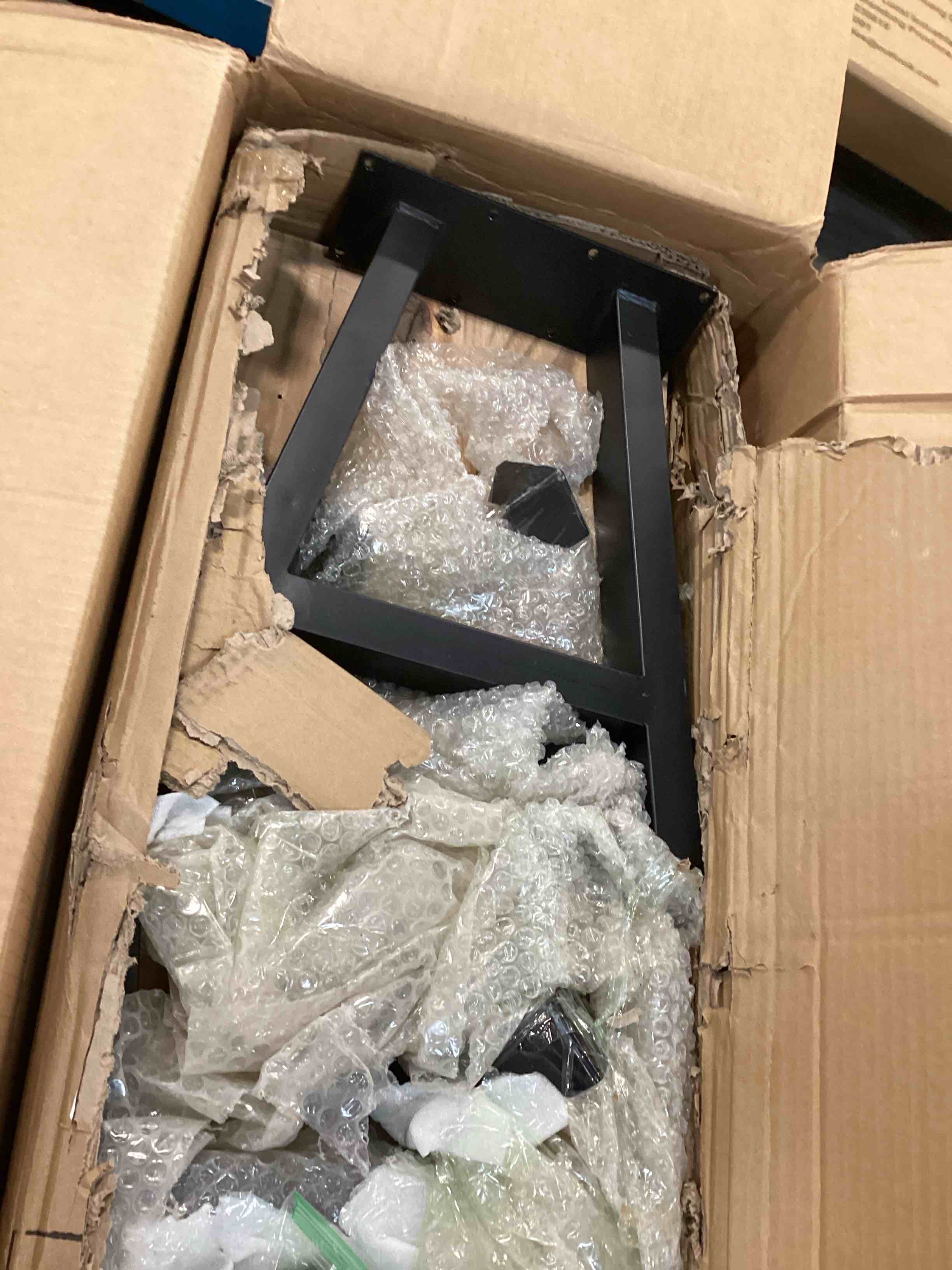 https://s3.amazonaws.com/lotting-images-prod/bidfta/GRN6610332_1715958990750.jpeg