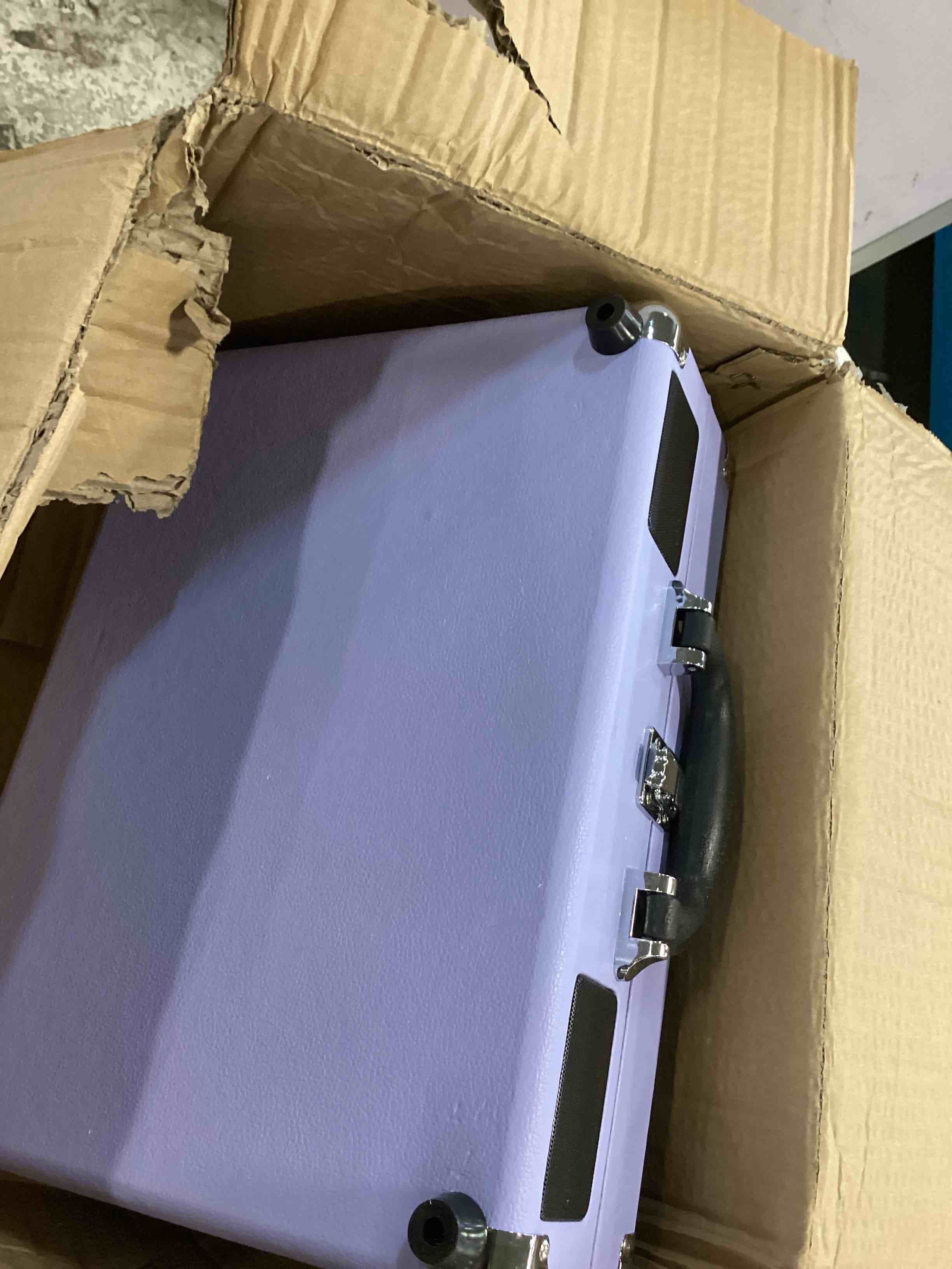 https://s3.amazonaws.com/lotting-images-prod/bidfta/GRN6610899_1716389370550.jpeg