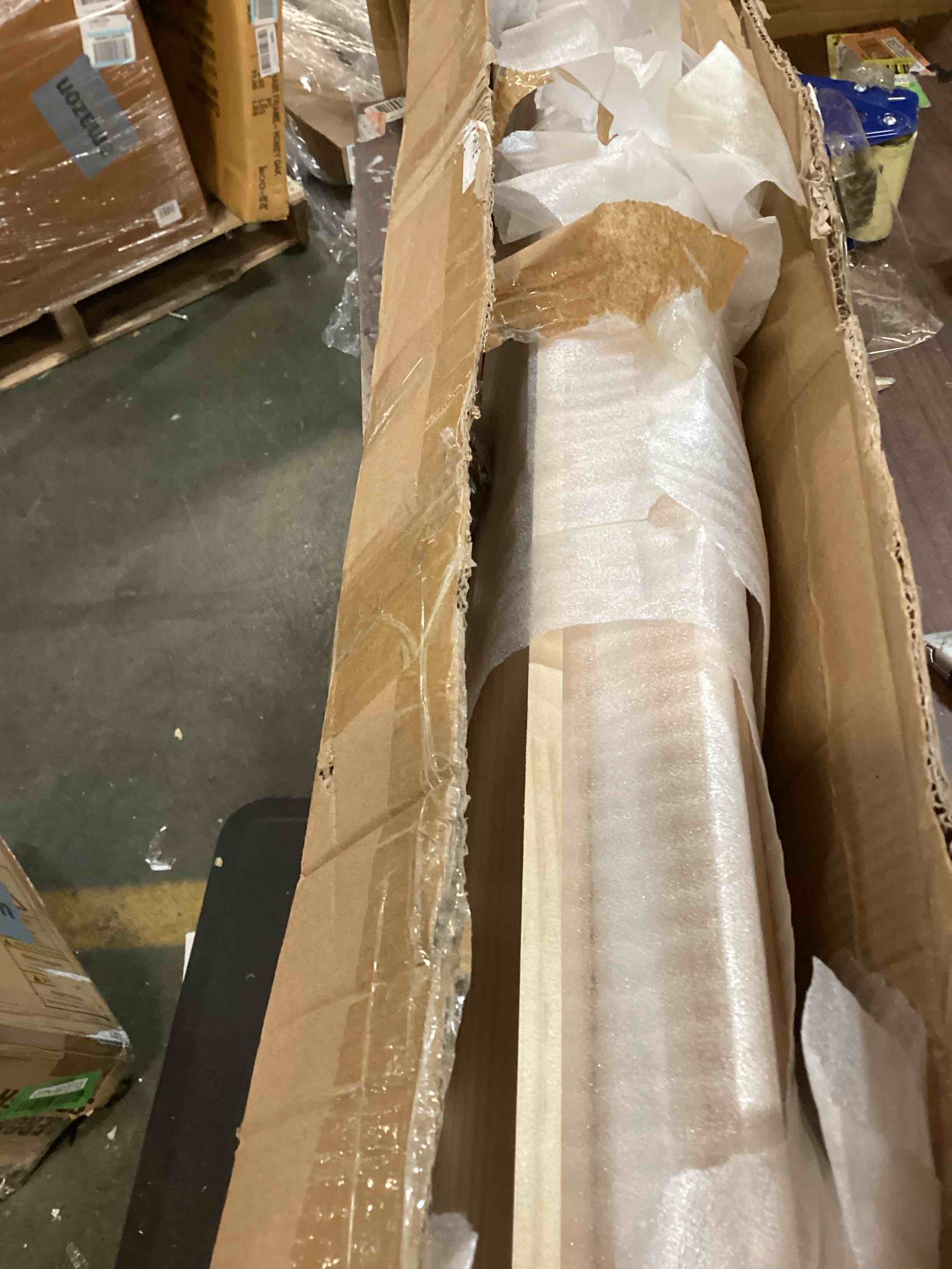 https://s3.amazonaws.com/lotting-images-prod/bidfta/GRN6613117_1715712204015.jpeg