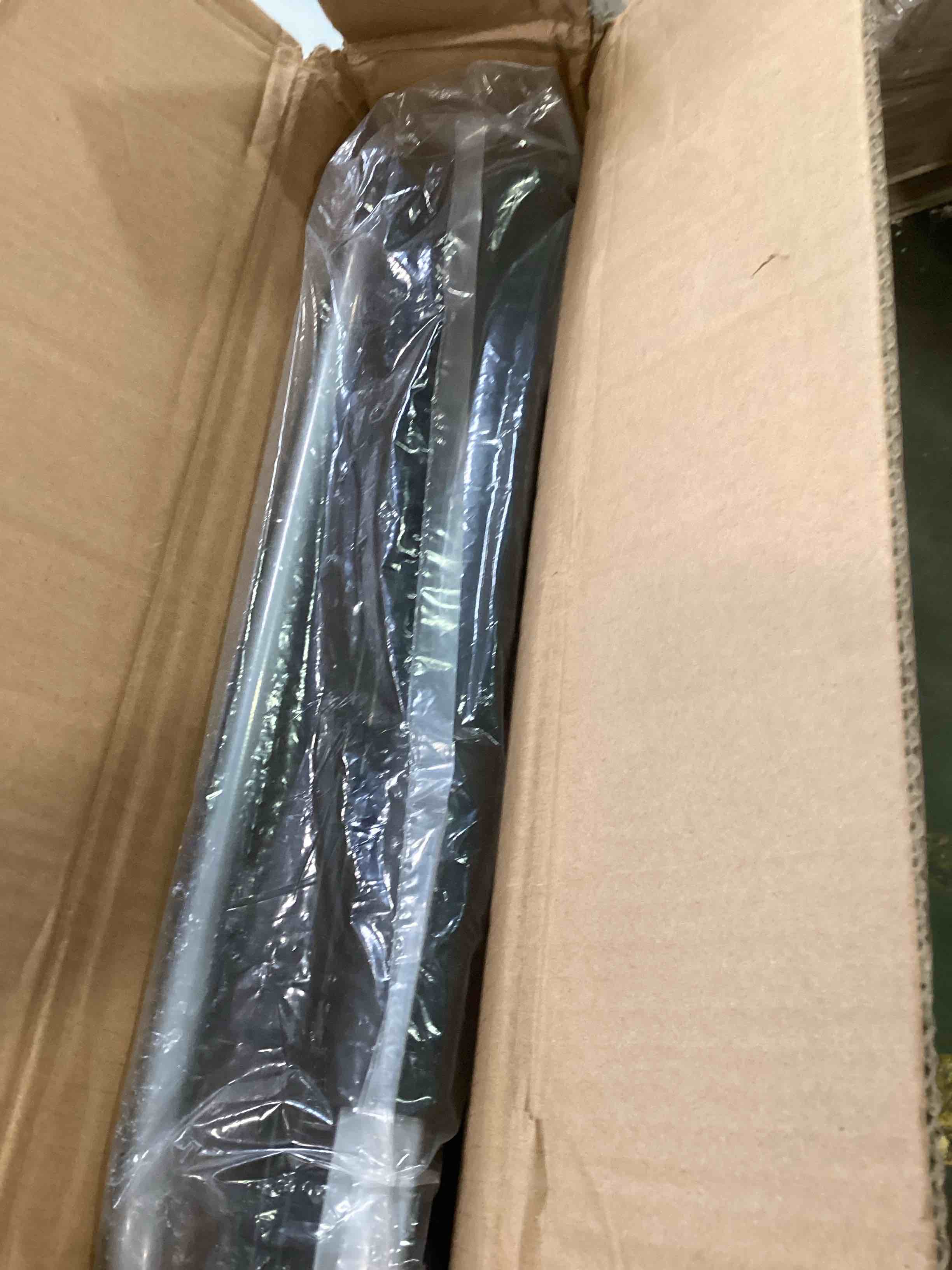 https://s3.amazonaws.com/lotting-images-prod/bidfta/GRN6613668_1716210349688.jpeg