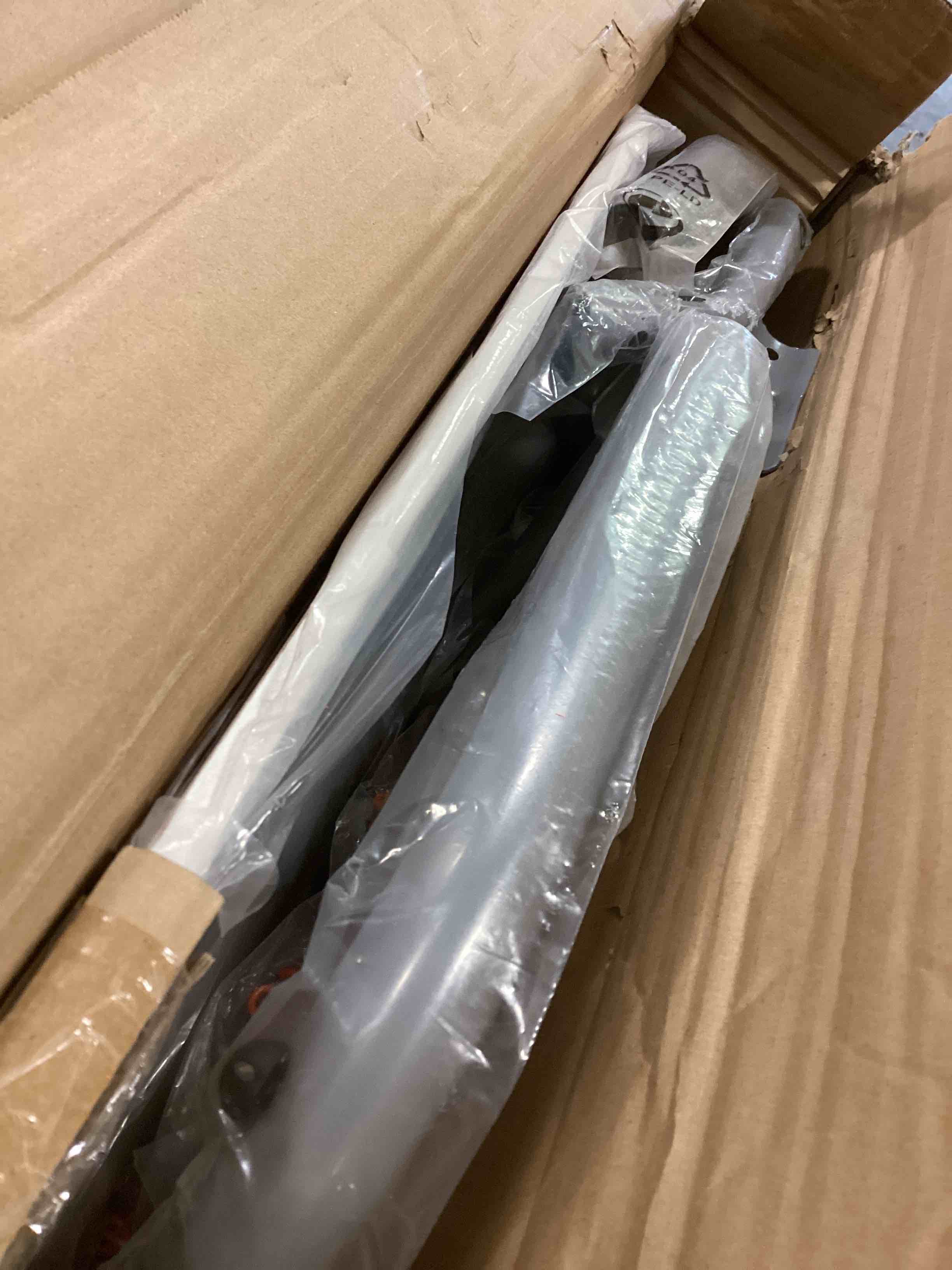 https://s3.amazonaws.com/lotting-images-prod/bidfta/GRN6614050_1715442192079.jpeg