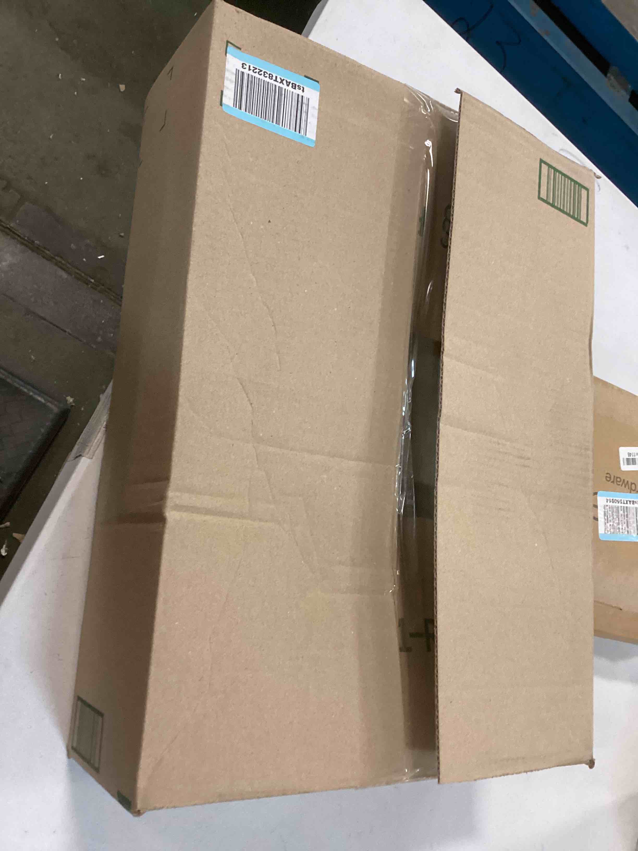 https://s3.amazonaws.com/lotting-images-prod/bidfta/GRN6615041_1715873632747.jpeg