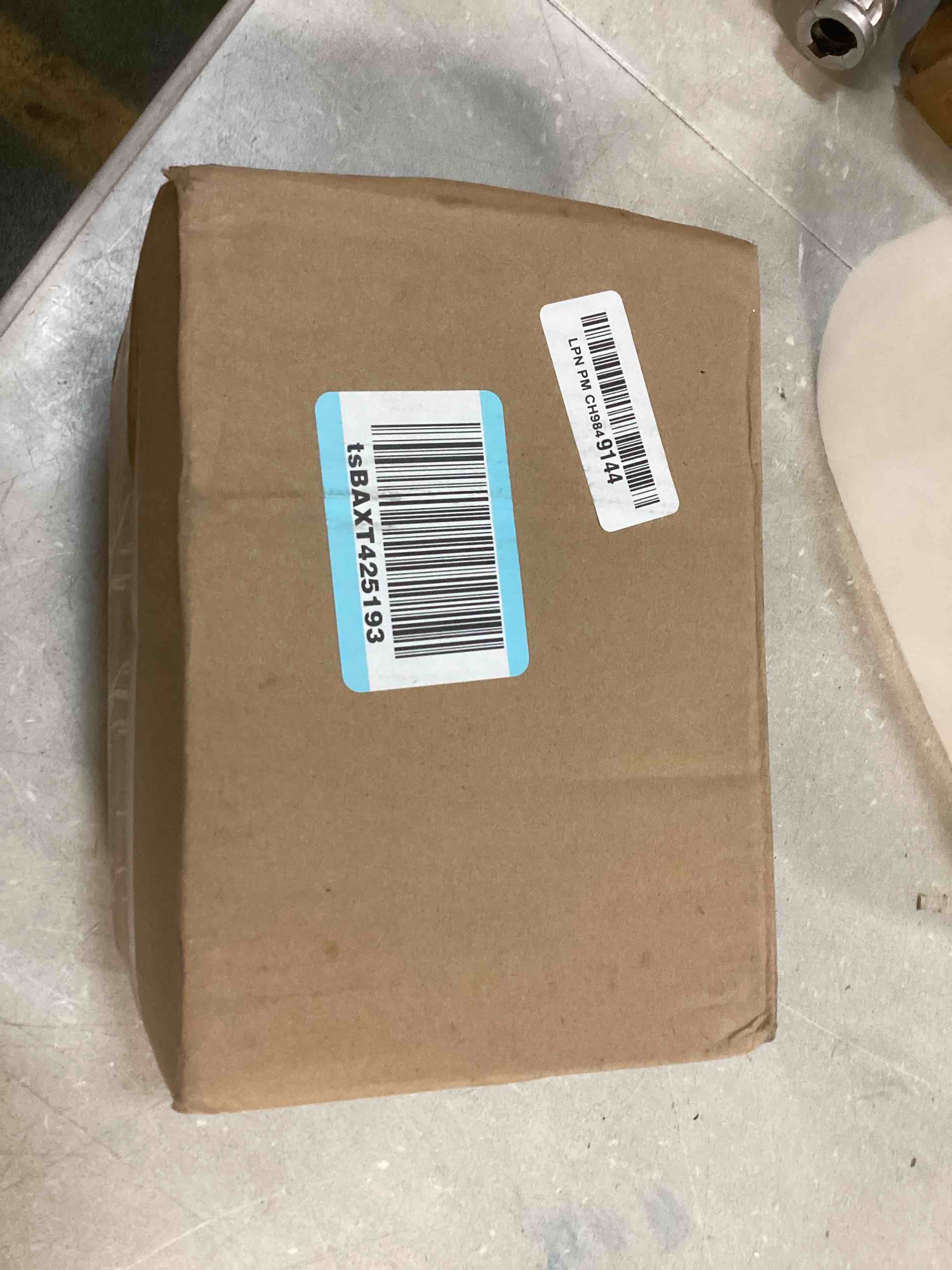https://s3.amazonaws.com/lotting-images-prod/bidfta/GRN6615193_1715948589942.jpeg