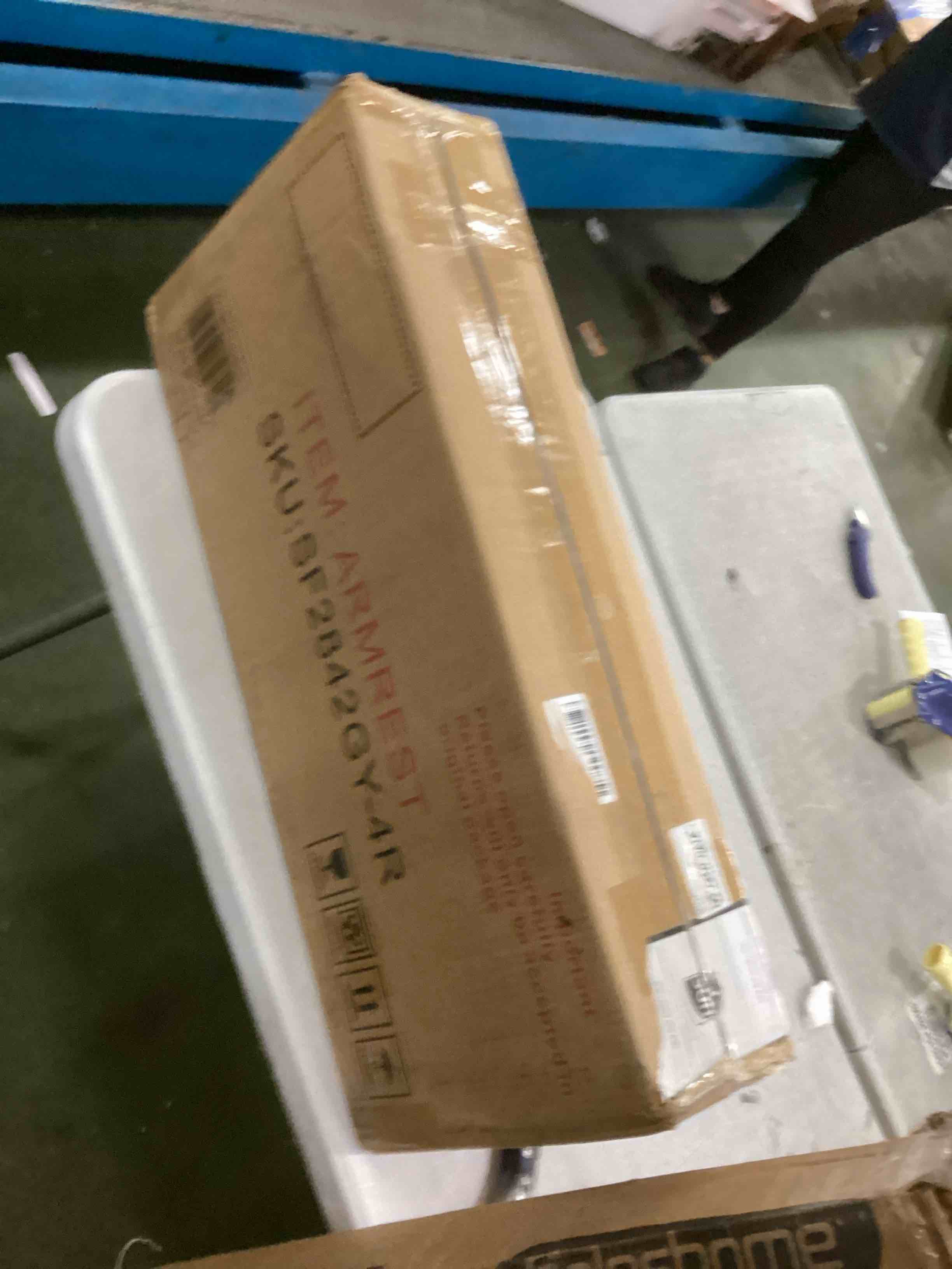 https://s3.amazonaws.com/lotting-images-prod/bidfta/GRN6615655_1715599656132.jpeg