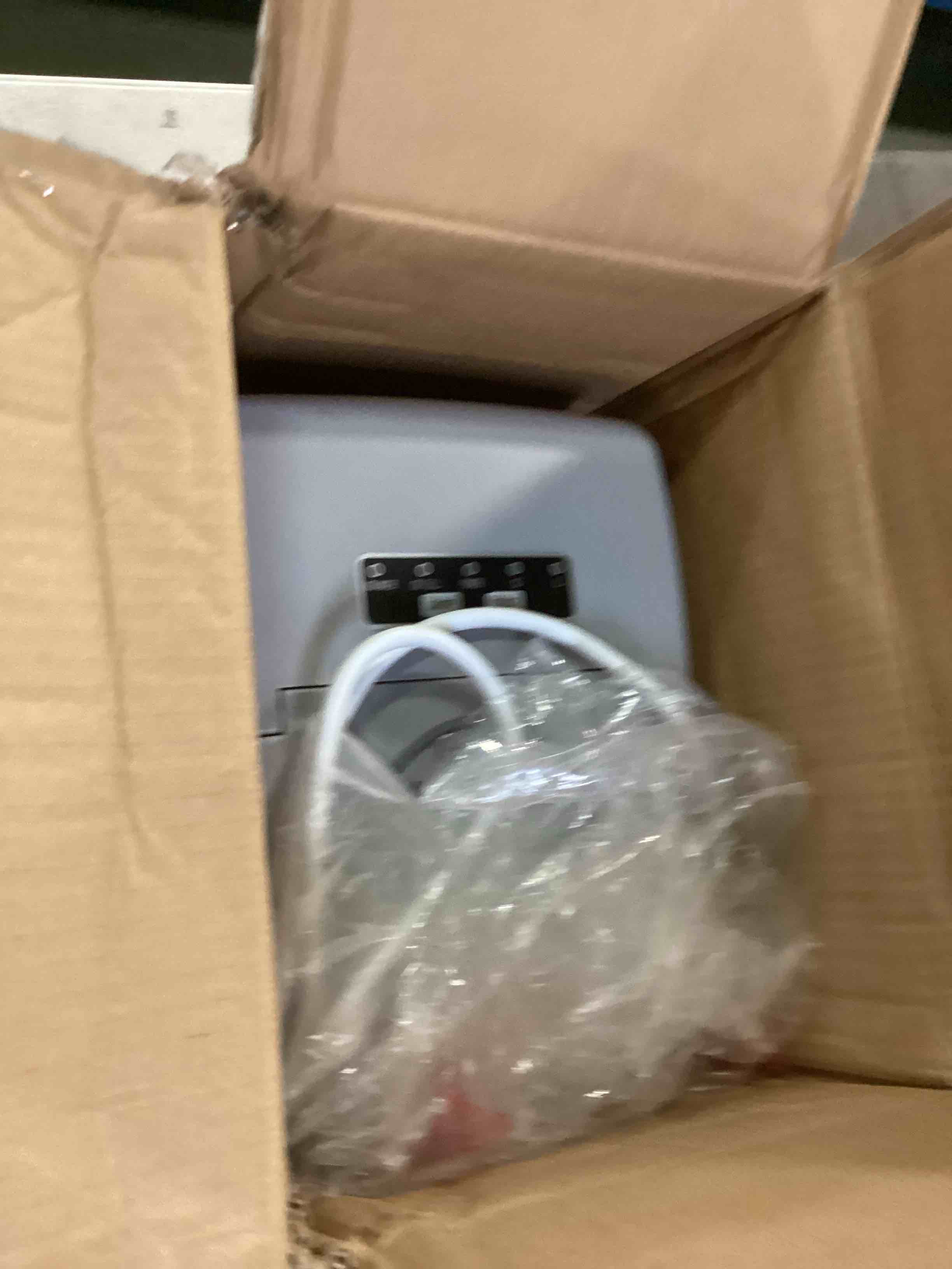 https://s3.amazonaws.com/lotting-images-prod/bidfta/GRN6616800_1716045211860.jpeg