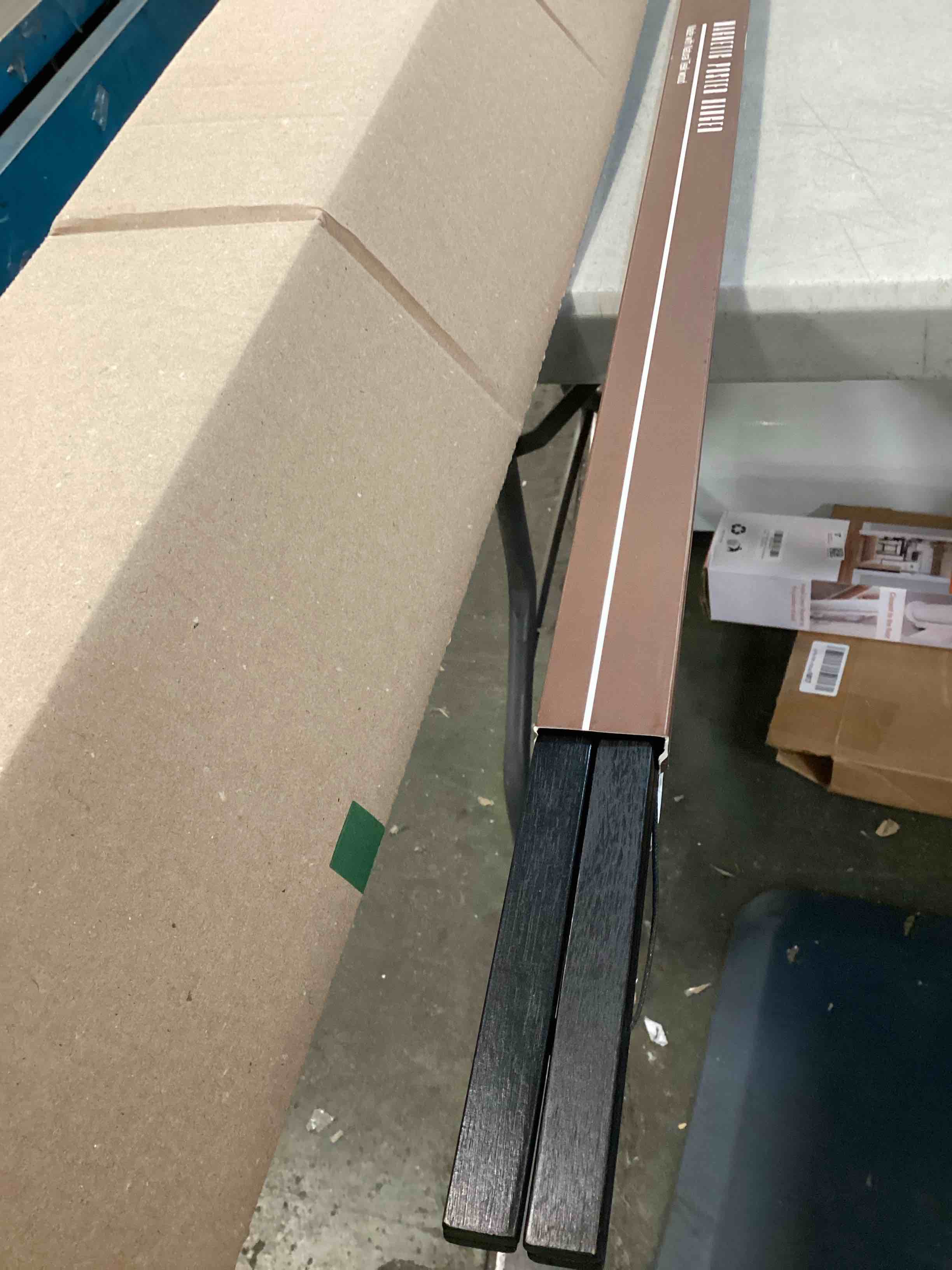 https://s3.amazonaws.com/lotting-images-prod/bidfta/GRN6617135_1715700423115.jpeg