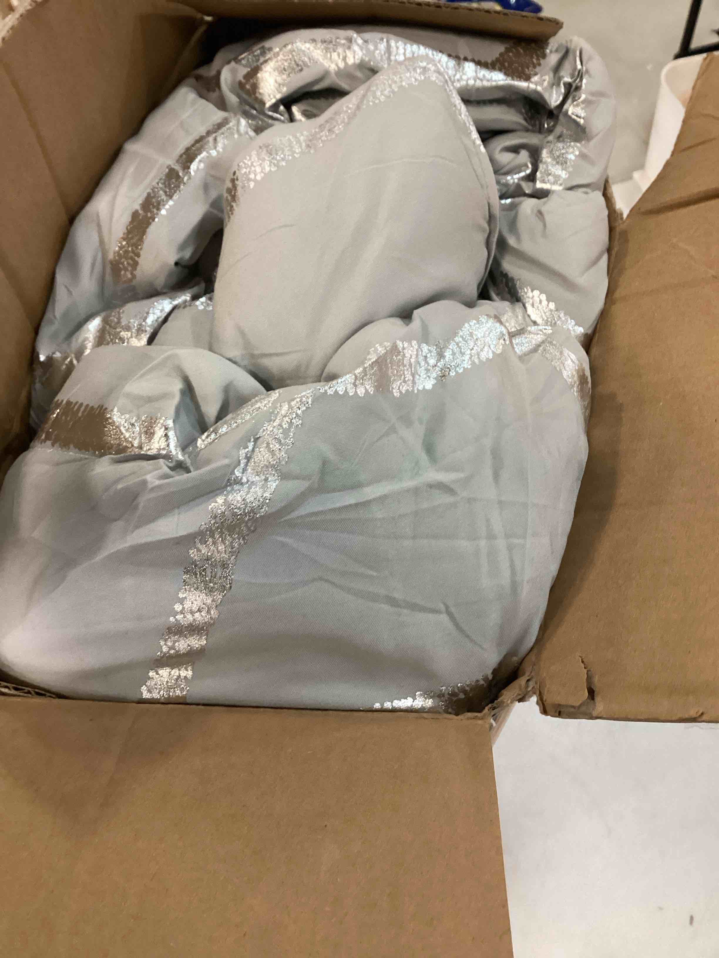 https://s3.amazonaws.com/lotting-images-prod/bidfta/GRN6617625_1716046979735.jpeg