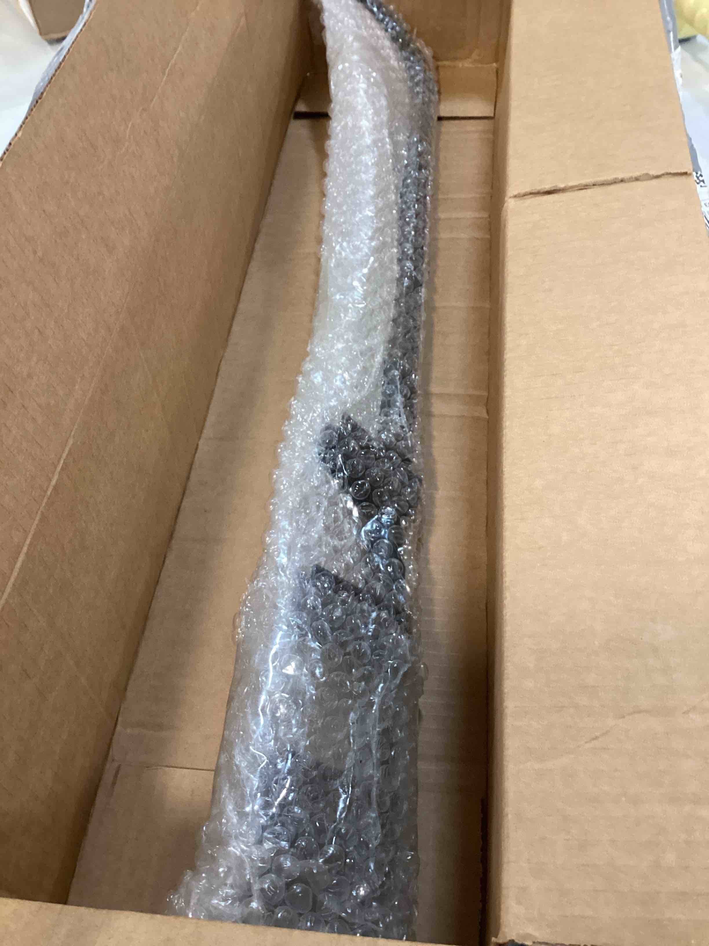 https://s3.amazonaws.com/lotting-images-prod/bidfta/GRN6617631_1716047458131.jpeg