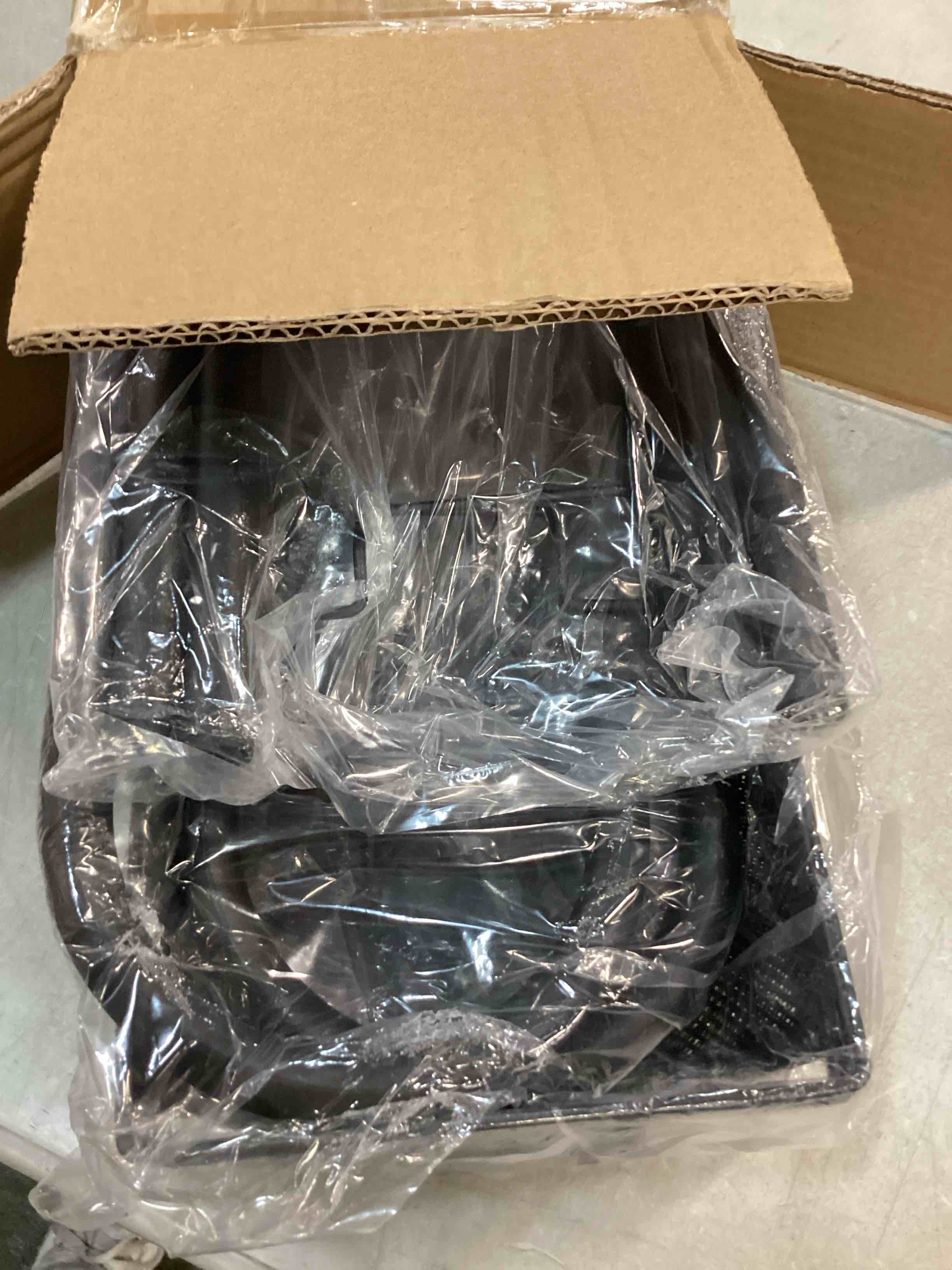 https://s3.amazonaws.com/lotting-images-prod/bidfta/GRN6617742_1716210198399.jpeg