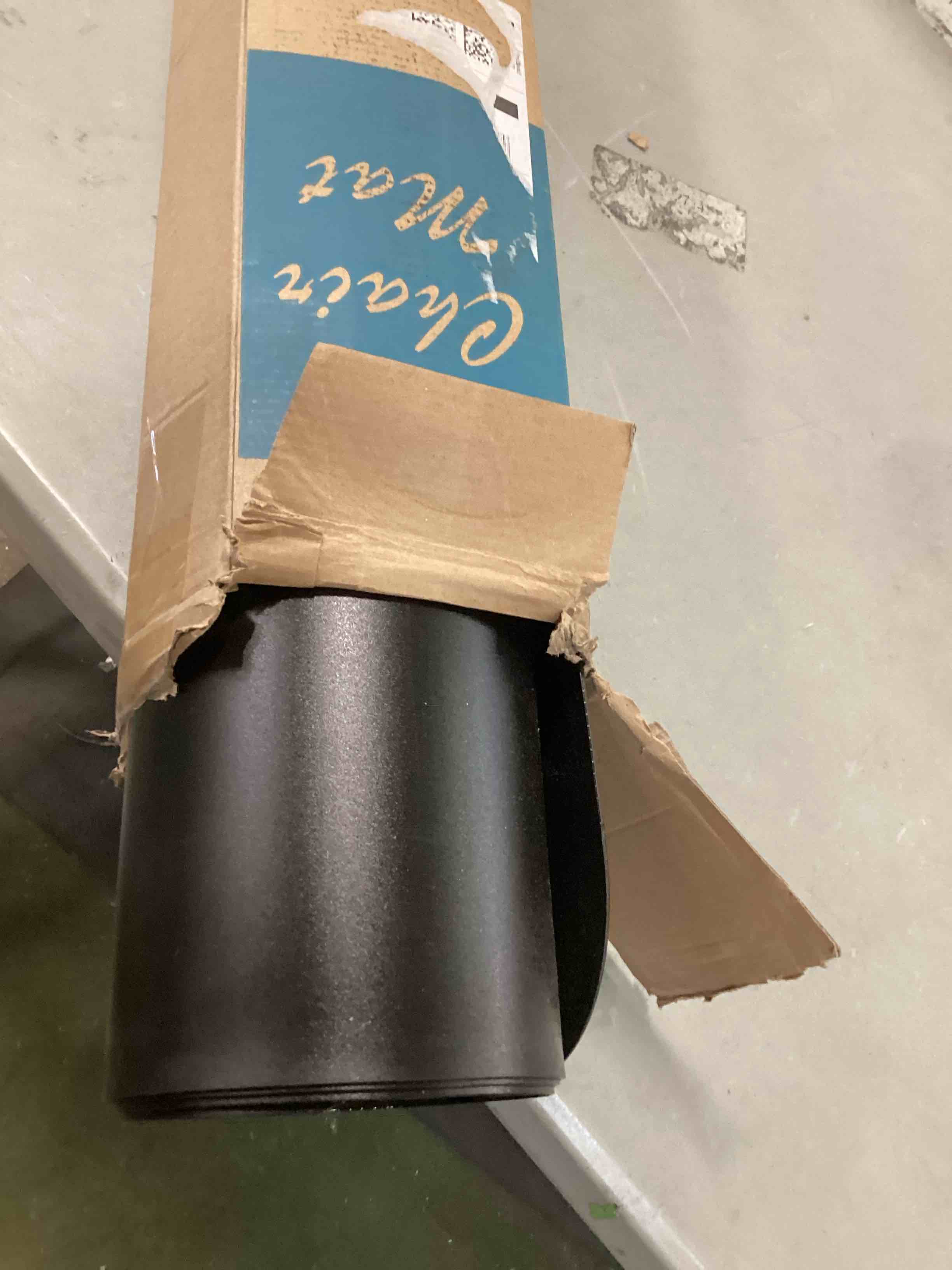 https://s3.amazonaws.com/lotting-images-prod/bidfta/GRN6617995_1716302735146.jpeg