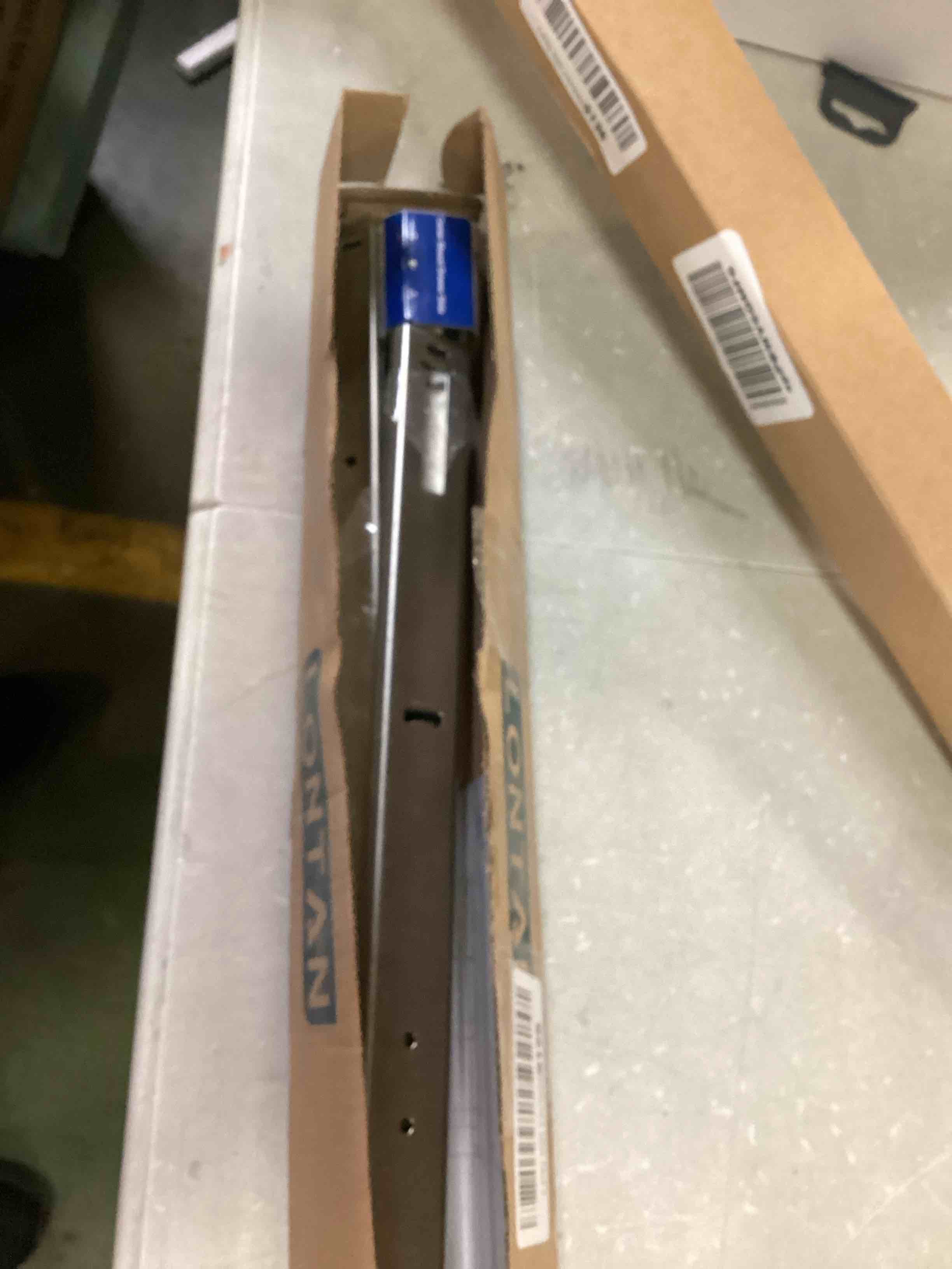 https://s3.amazonaws.com/lotting-images-prod/bidfta/GRN6618605_1715262595015.jpeg