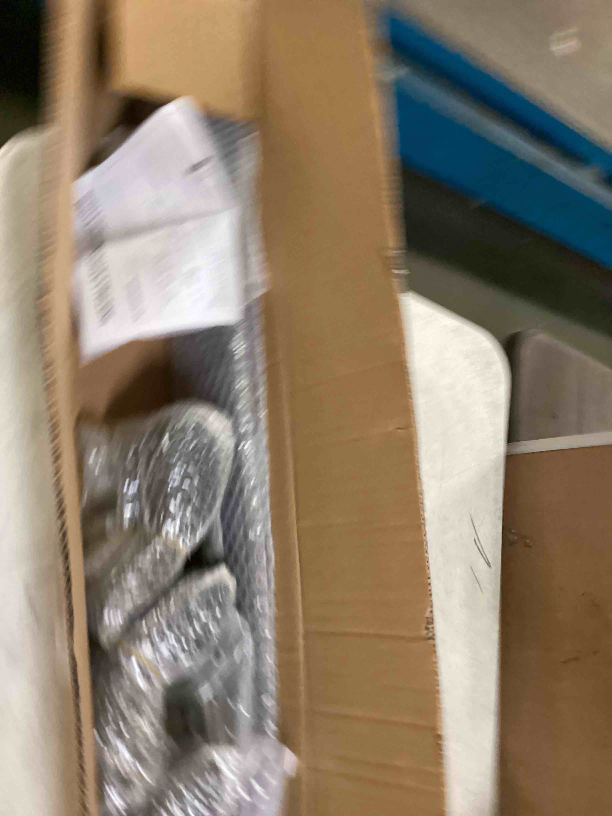 https://s3.amazonaws.com/lotting-images-prod/bidfta/GRN6619145_1715621870894.jpeg