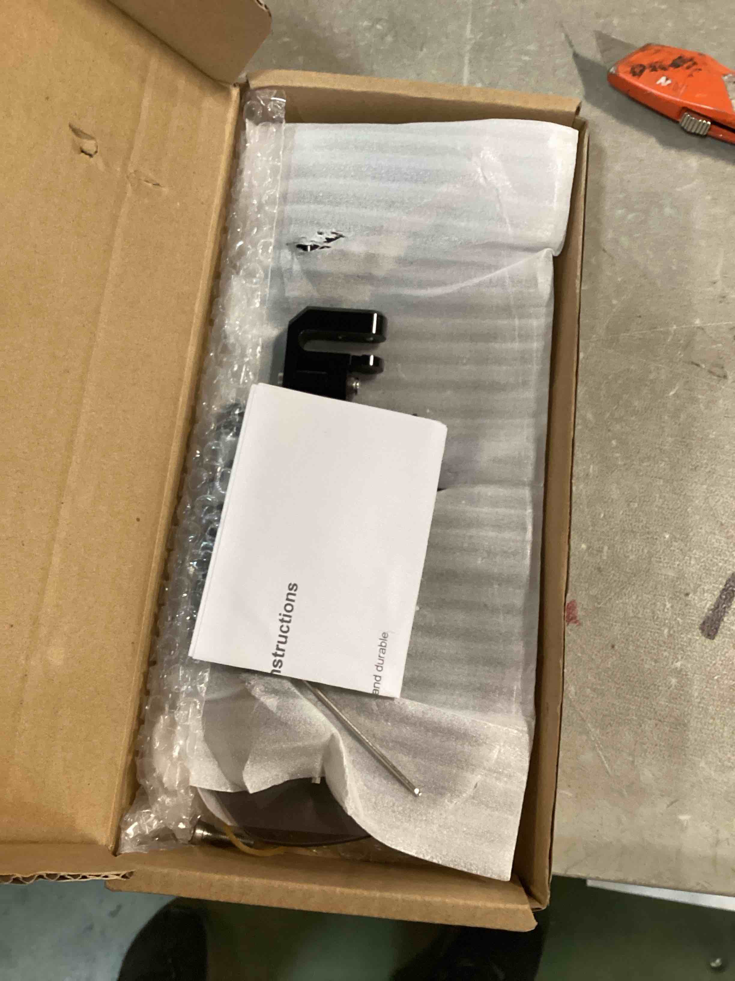 https://s3.amazonaws.com/lotting-images-prod/bidfta/GRN6619700_1715862889401.jpeg