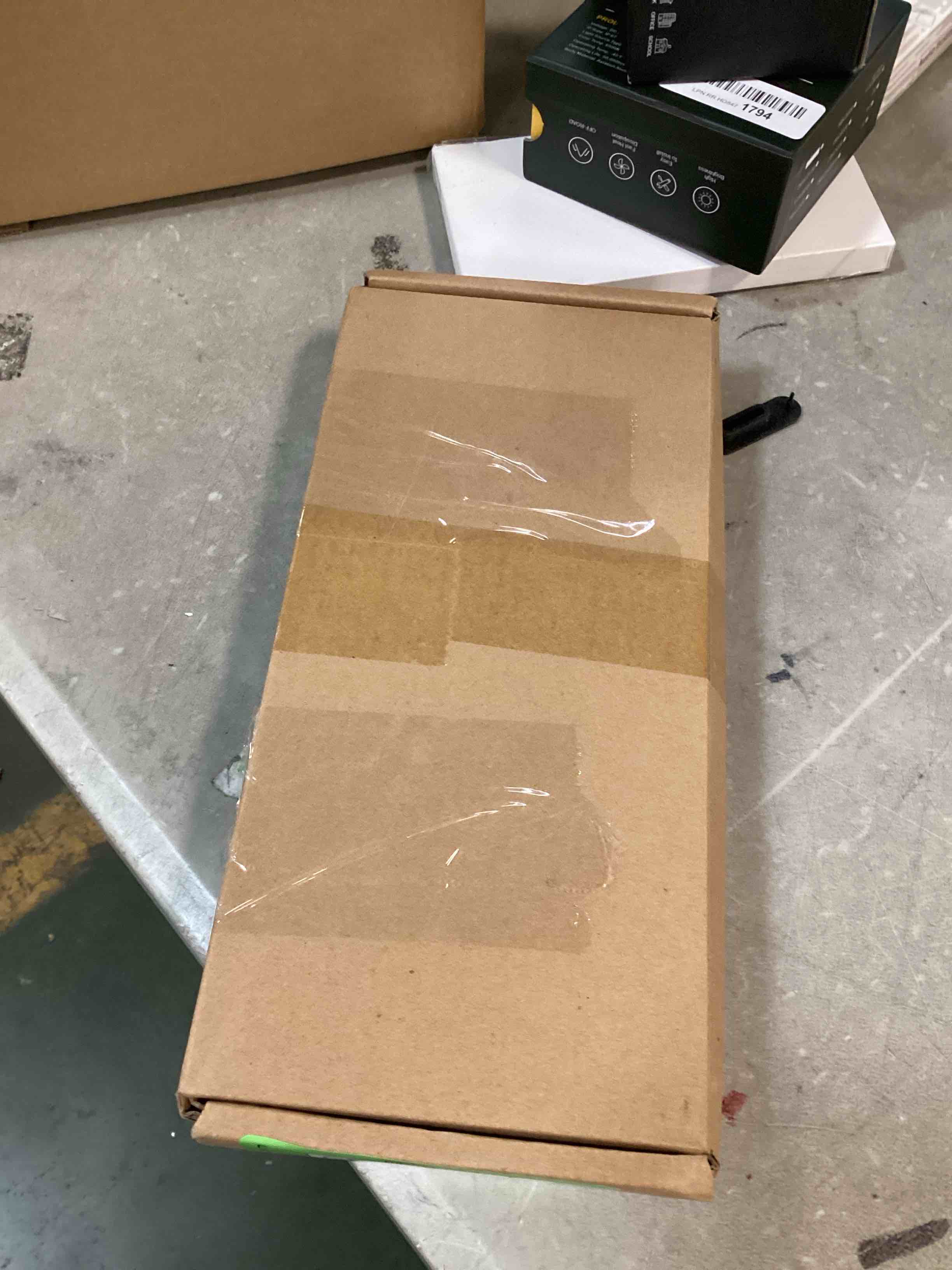 https://s3.amazonaws.com/lotting-images-prod/bidfta/GRN6619700_1715862914080.jpeg