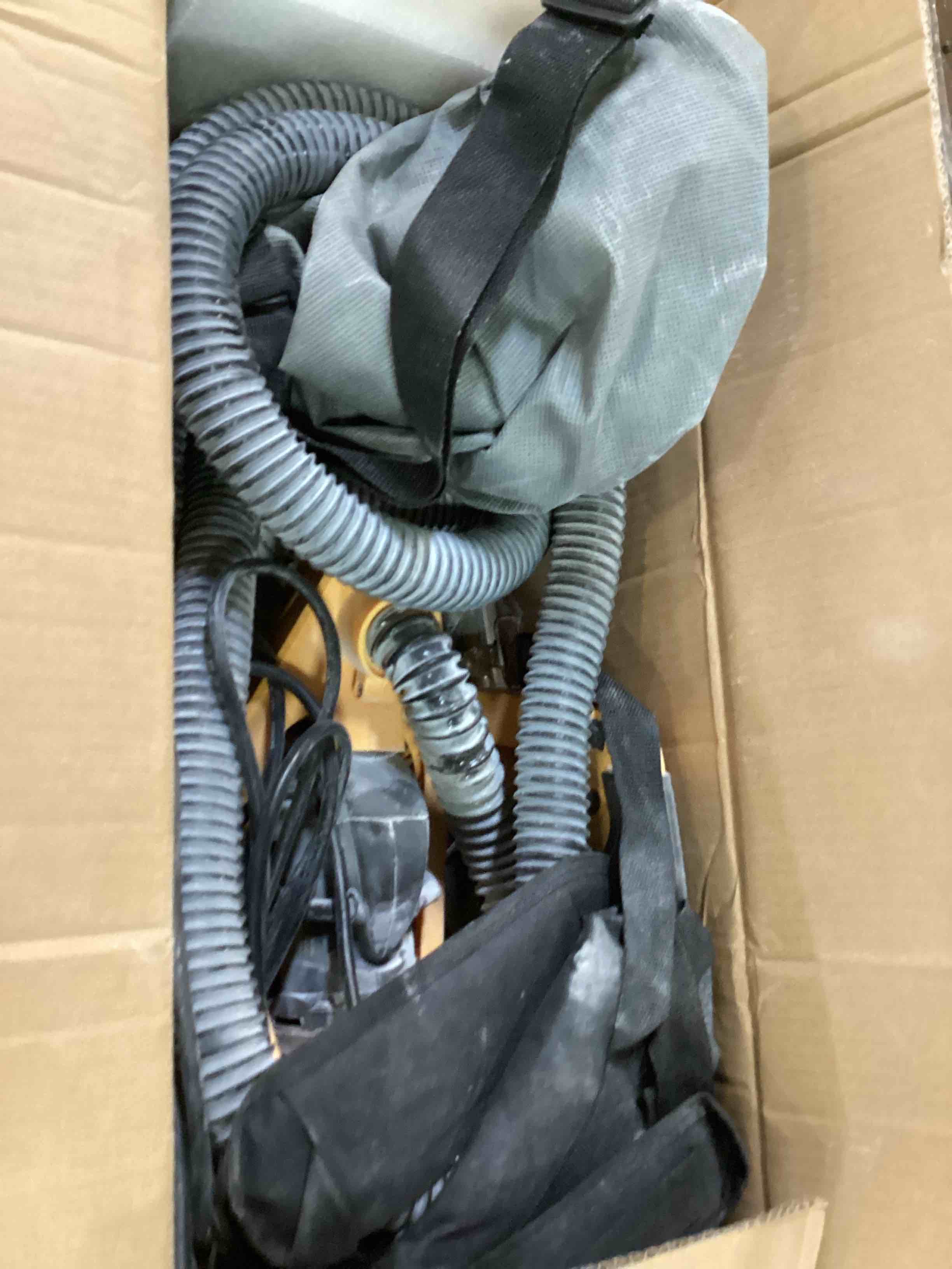 https://s3.amazonaws.com/lotting-images-prod/bidfta/GRN6620281_1716407890854.jpeg