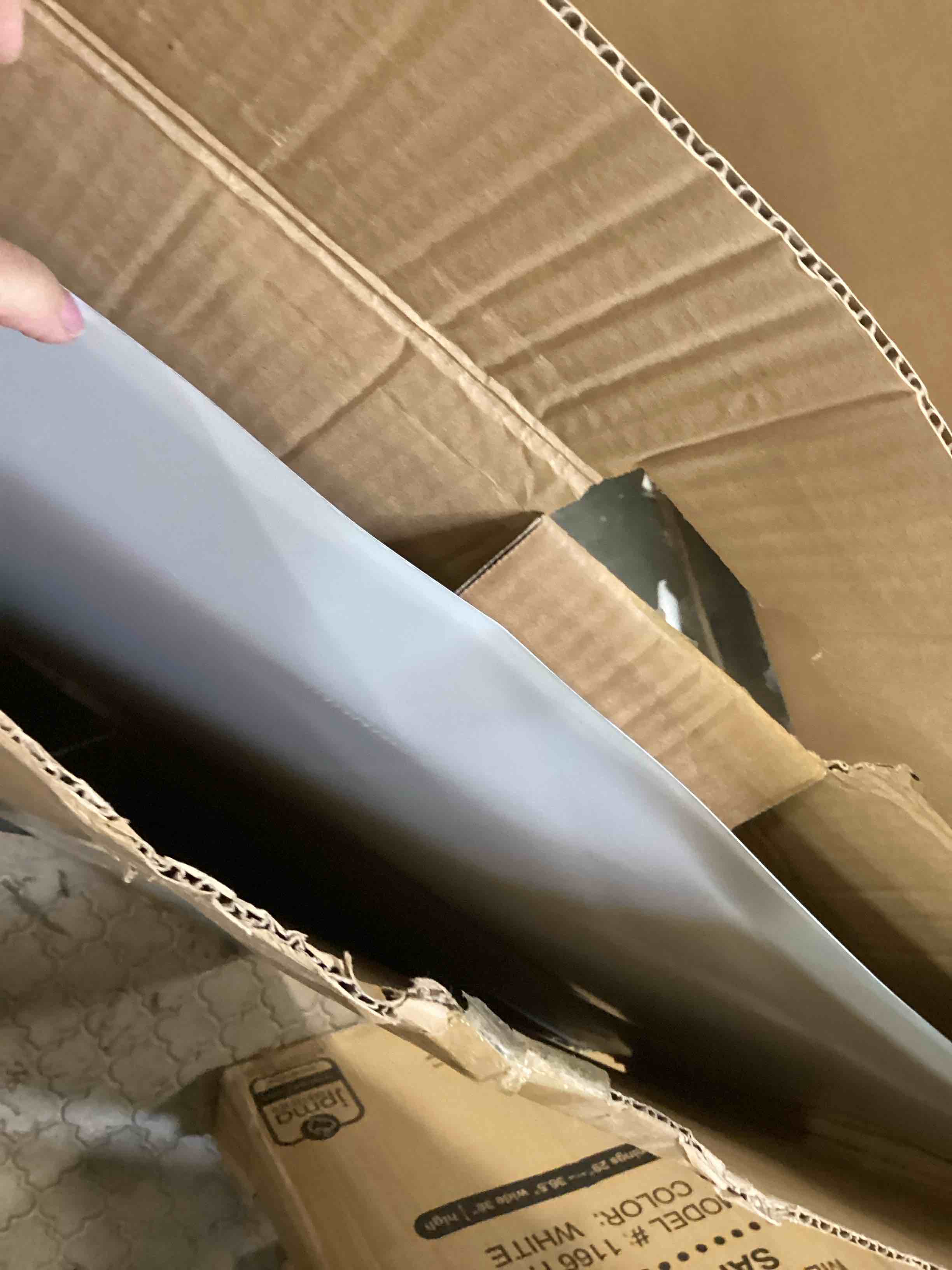 https://s3.amazonaws.com/lotting-images-prod/bidfta/GRN6620640_1716563296022.jpeg
