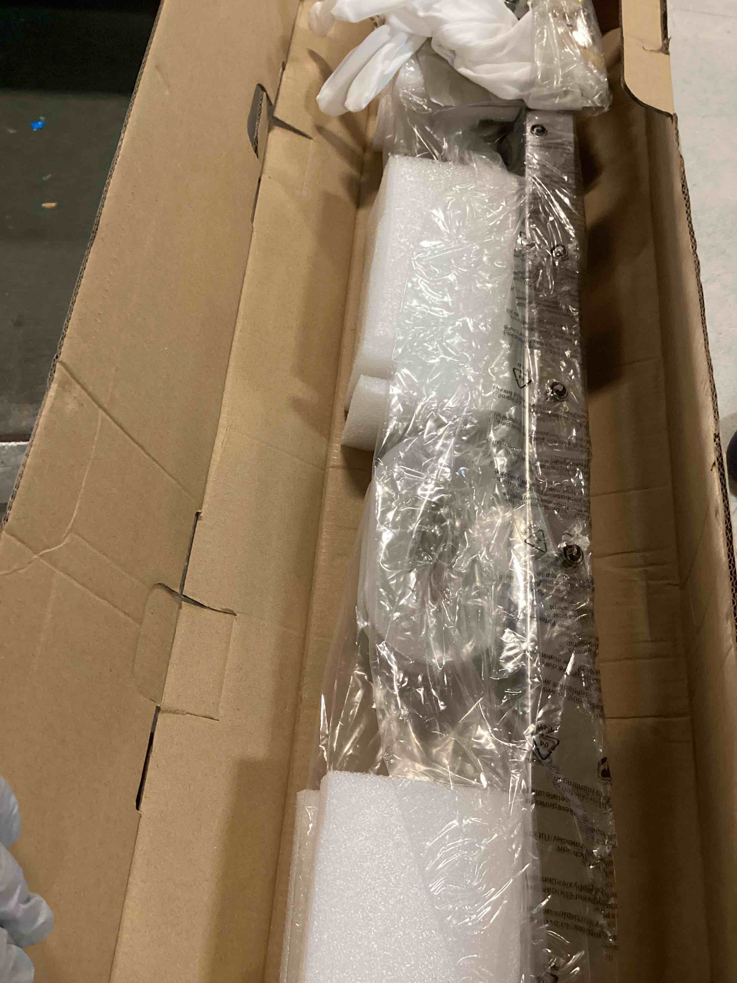 https://s3.amazonaws.com/lotting-images-prod/bidfta/GRN6620802_1716898067233.jpeg
