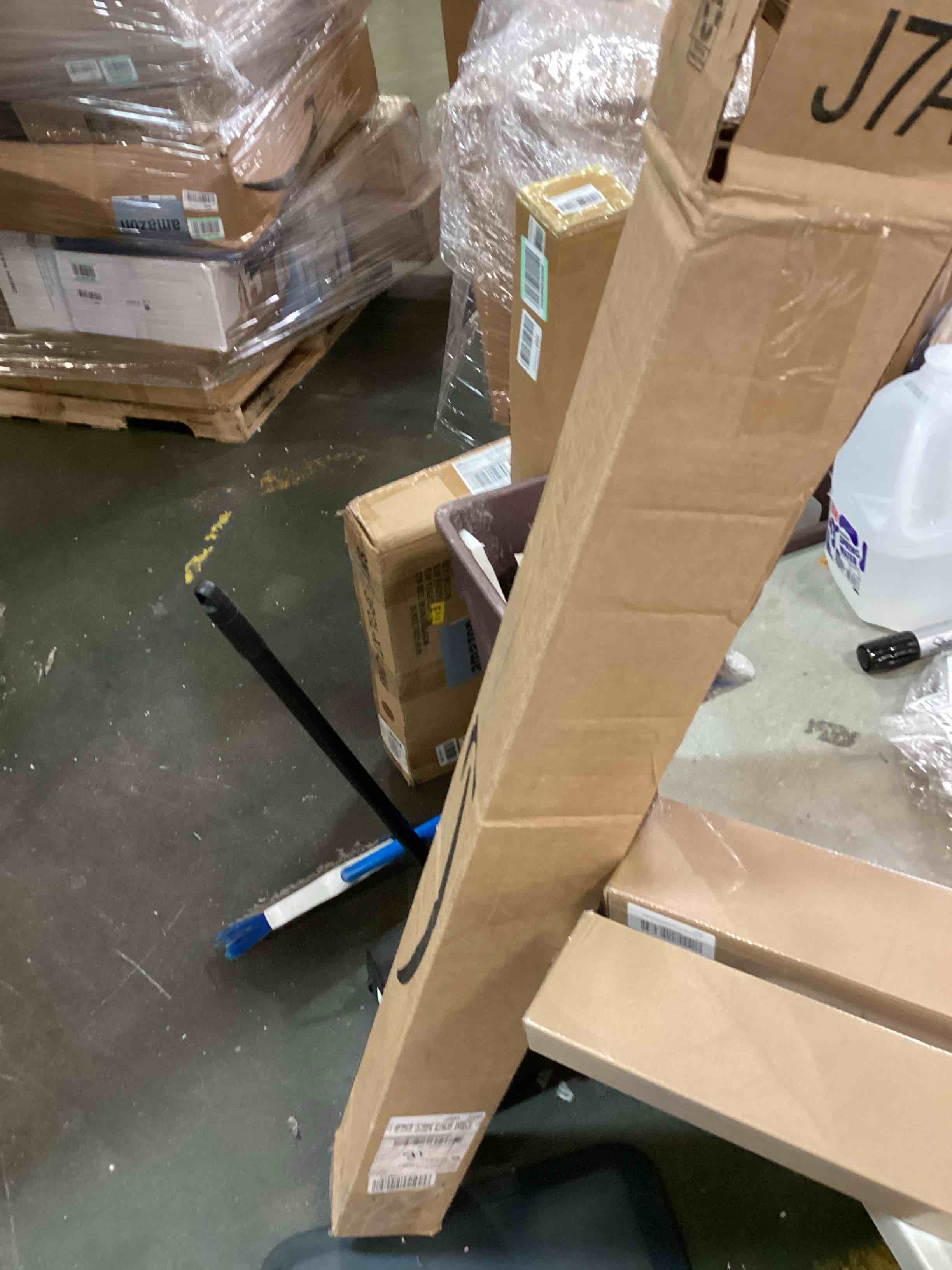 https://s3.amazonaws.com/lotting-images-prod/bidfta/GRN6622993_1716059233449.jpeg