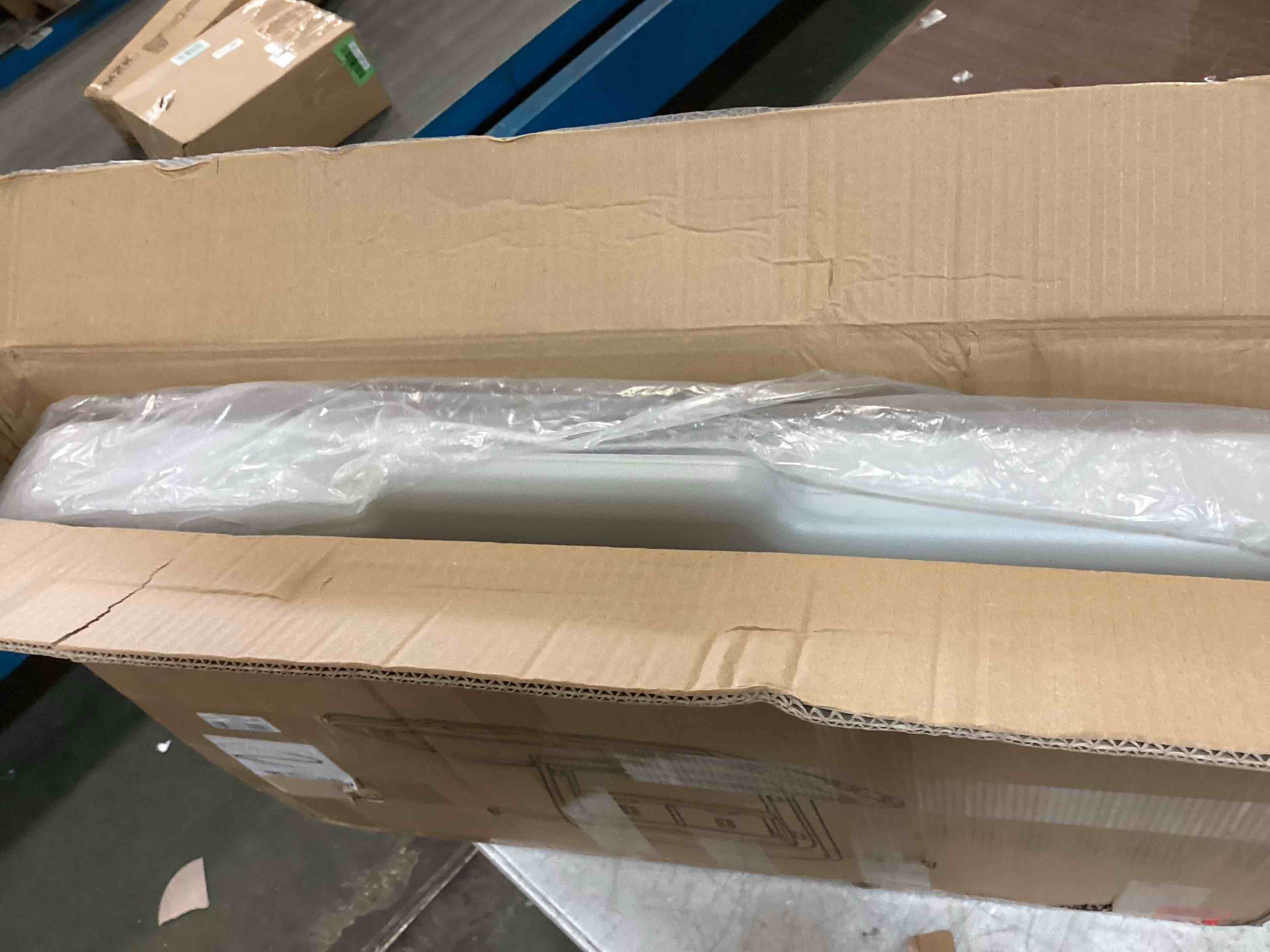 https://s3.amazonaws.com/lotting-images-prod/bidfta/GRN6623091_1716217466774.jpeg