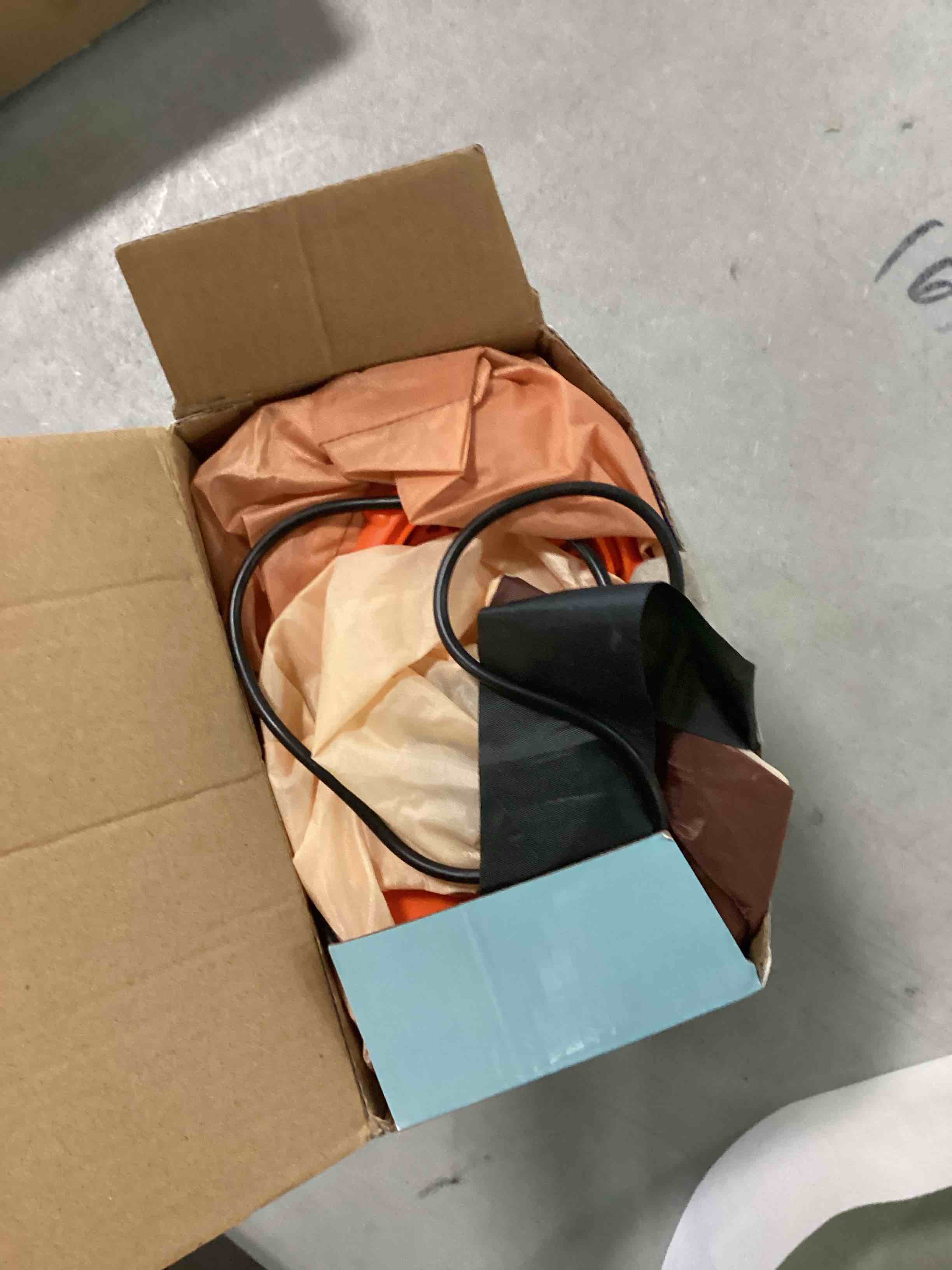 https://s3.amazonaws.com/lotting-images-prod/bidfta/GRN6623730_1716558389180.jpeg