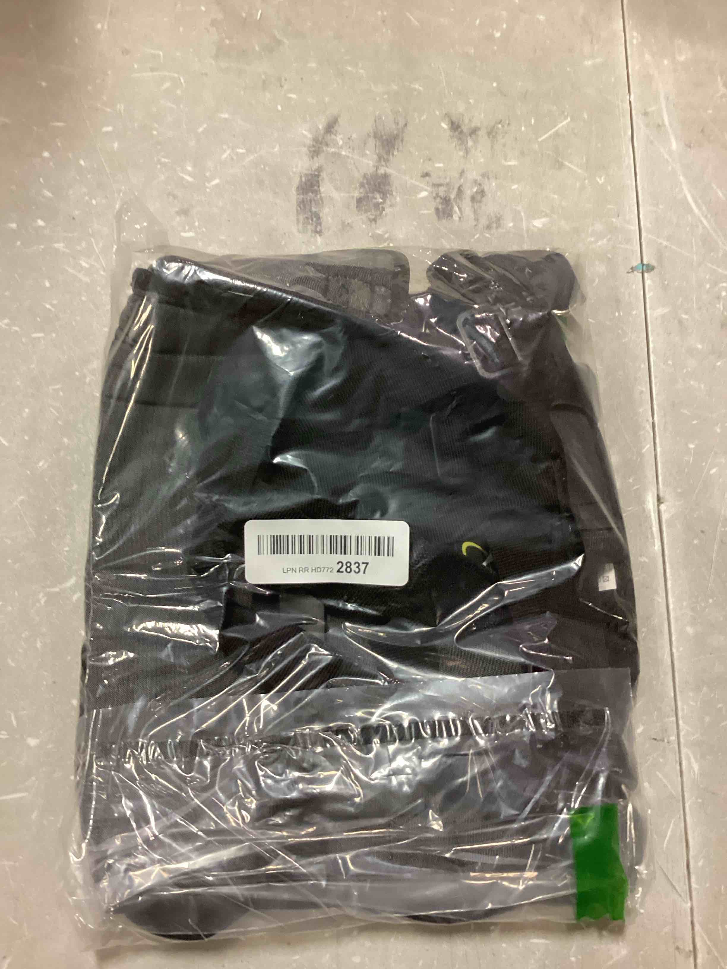 https://s3.amazonaws.com/lotting-images-prod/bidfta/GRN6624491_1716297593655.jpeg