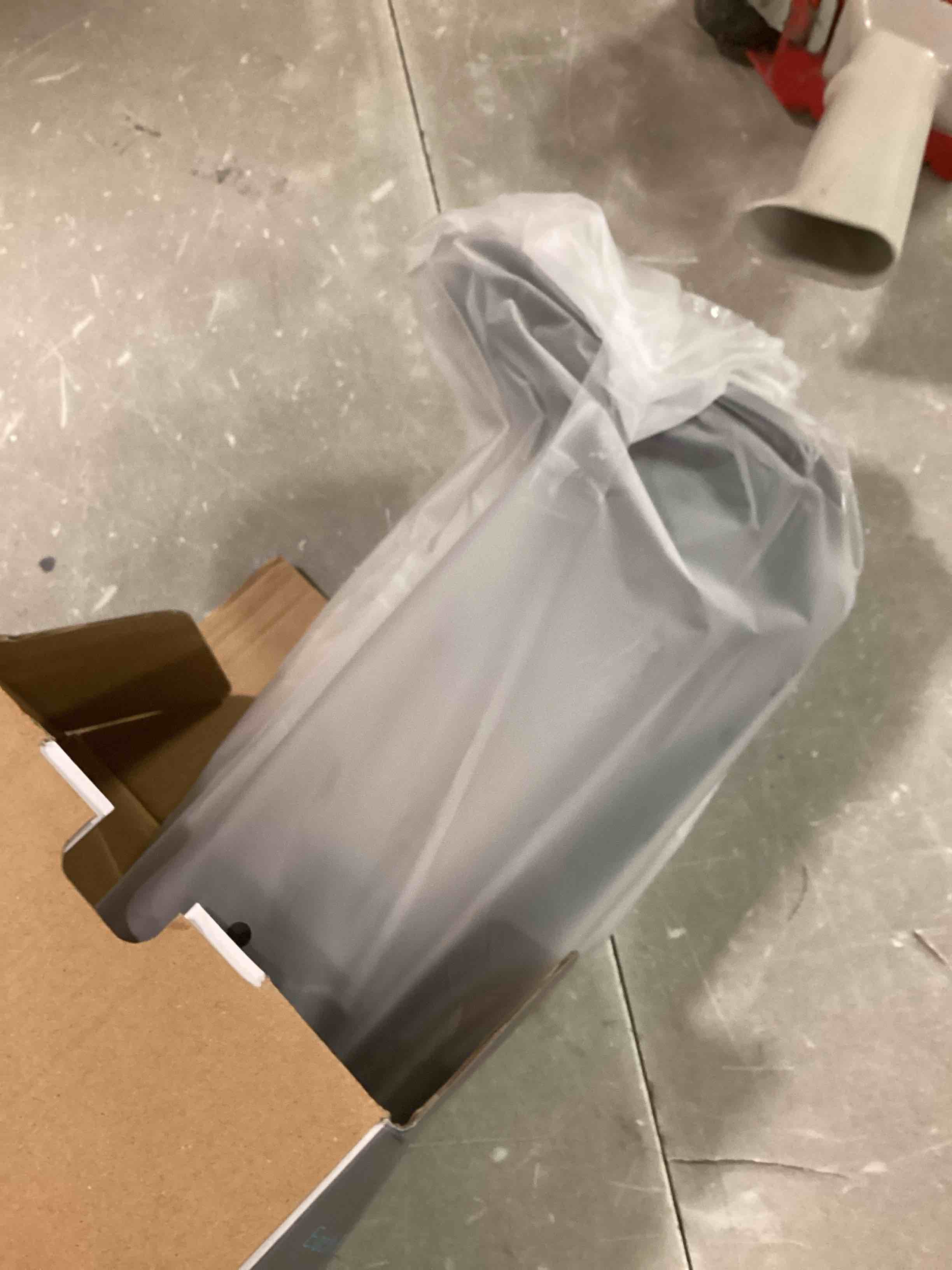 https://s3.amazonaws.com/lotting-images-prod/bidfta/GRN6625253_1716495204838.jpeg