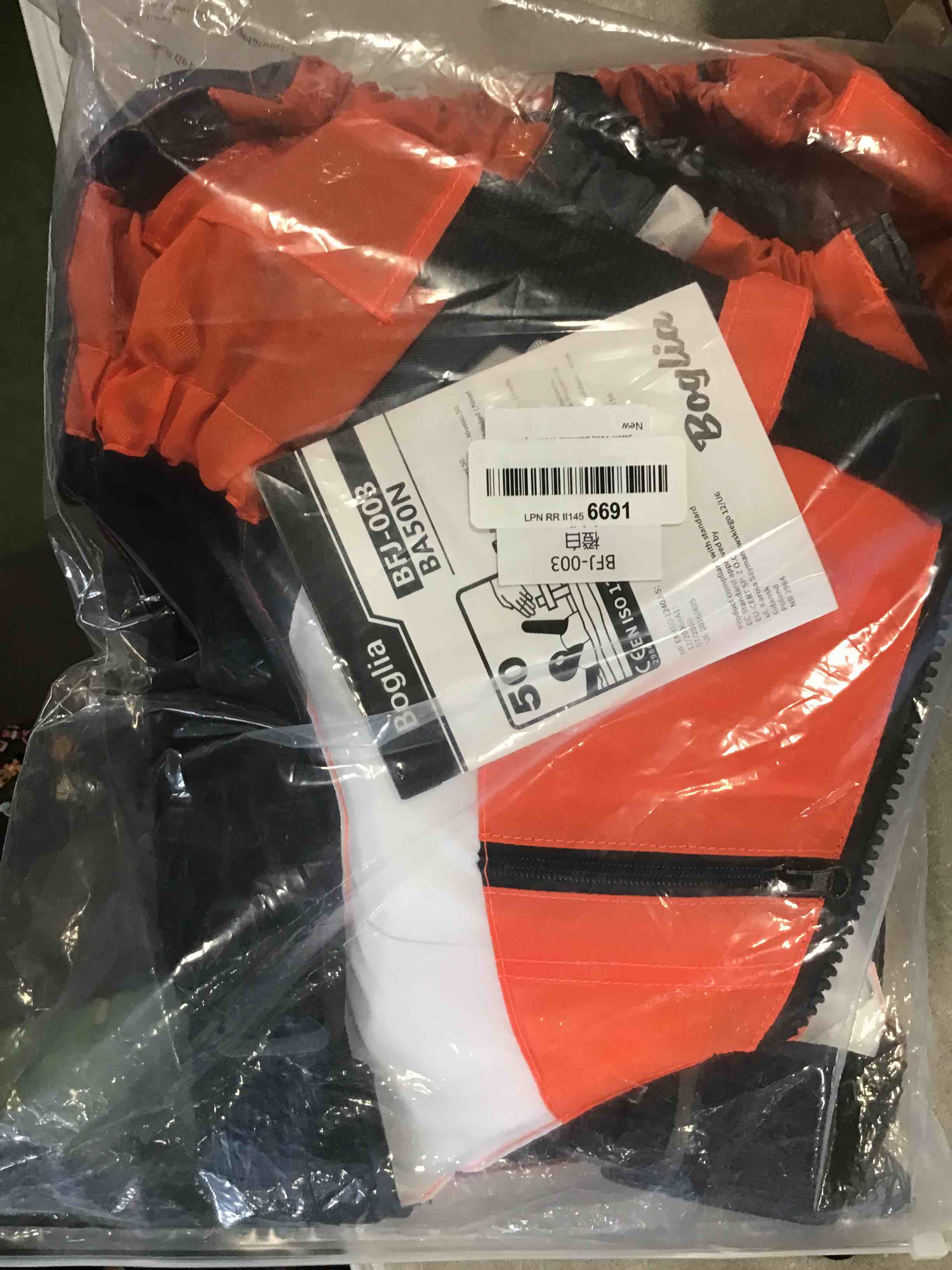 https://s3.amazonaws.com/lotting-images-prod/bidfta/GRN6626761_1716580733904.jpeg