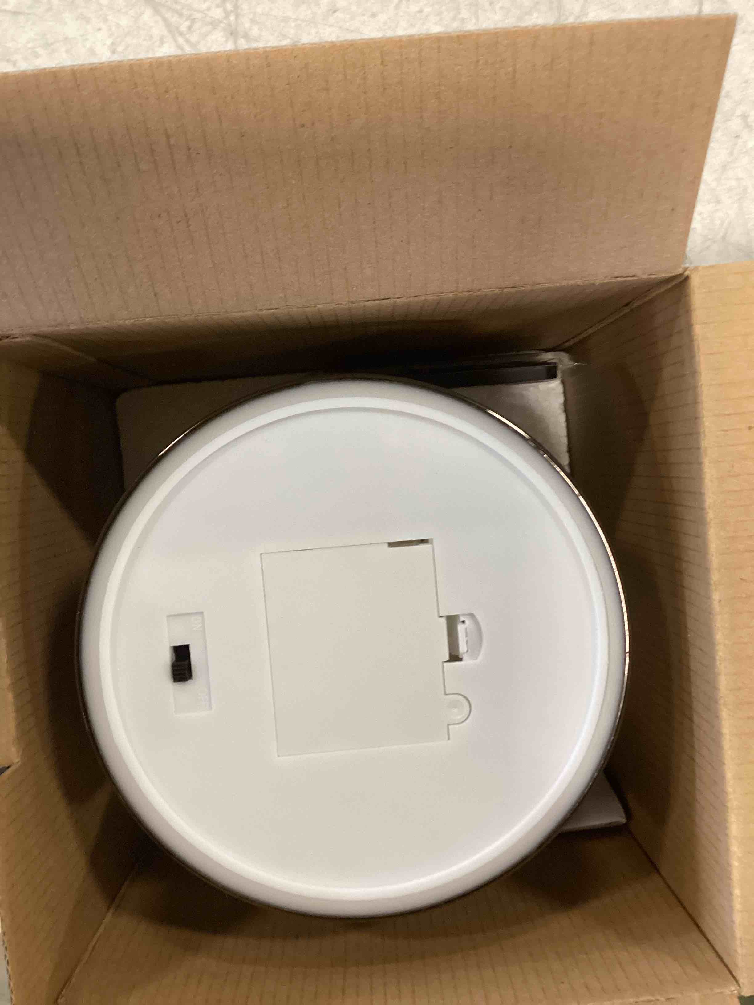 https://s3.amazonaws.com/lotting-images-prod/bidfta/GRN6627994_1716296107999.jpeg