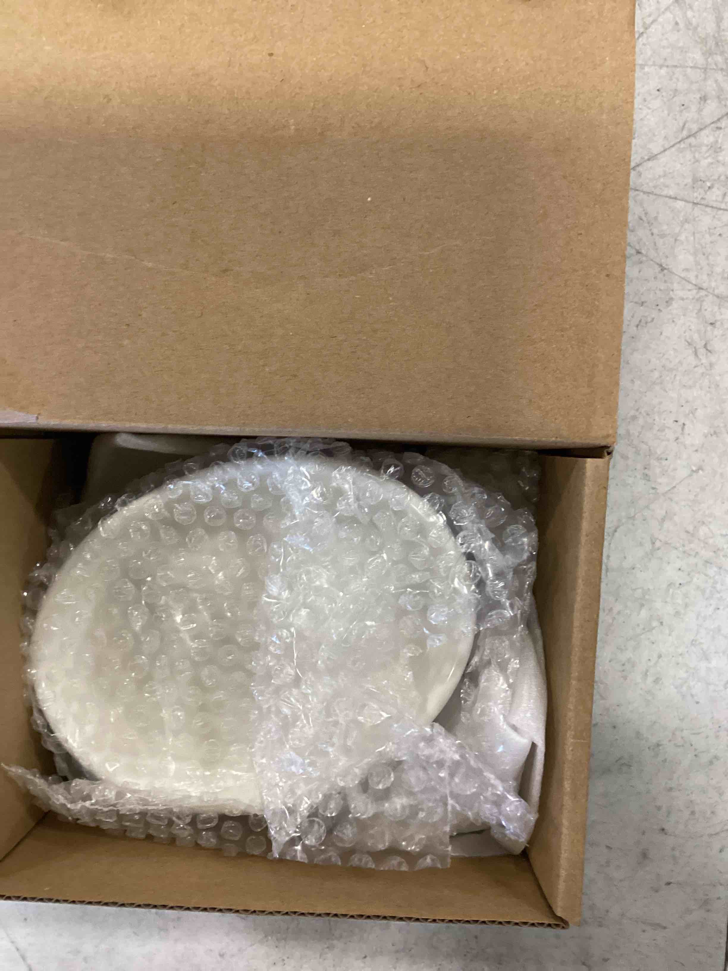 https://s3.amazonaws.com/lotting-images-prod/bidfta/GRN6628088_1716304635448.jpeg