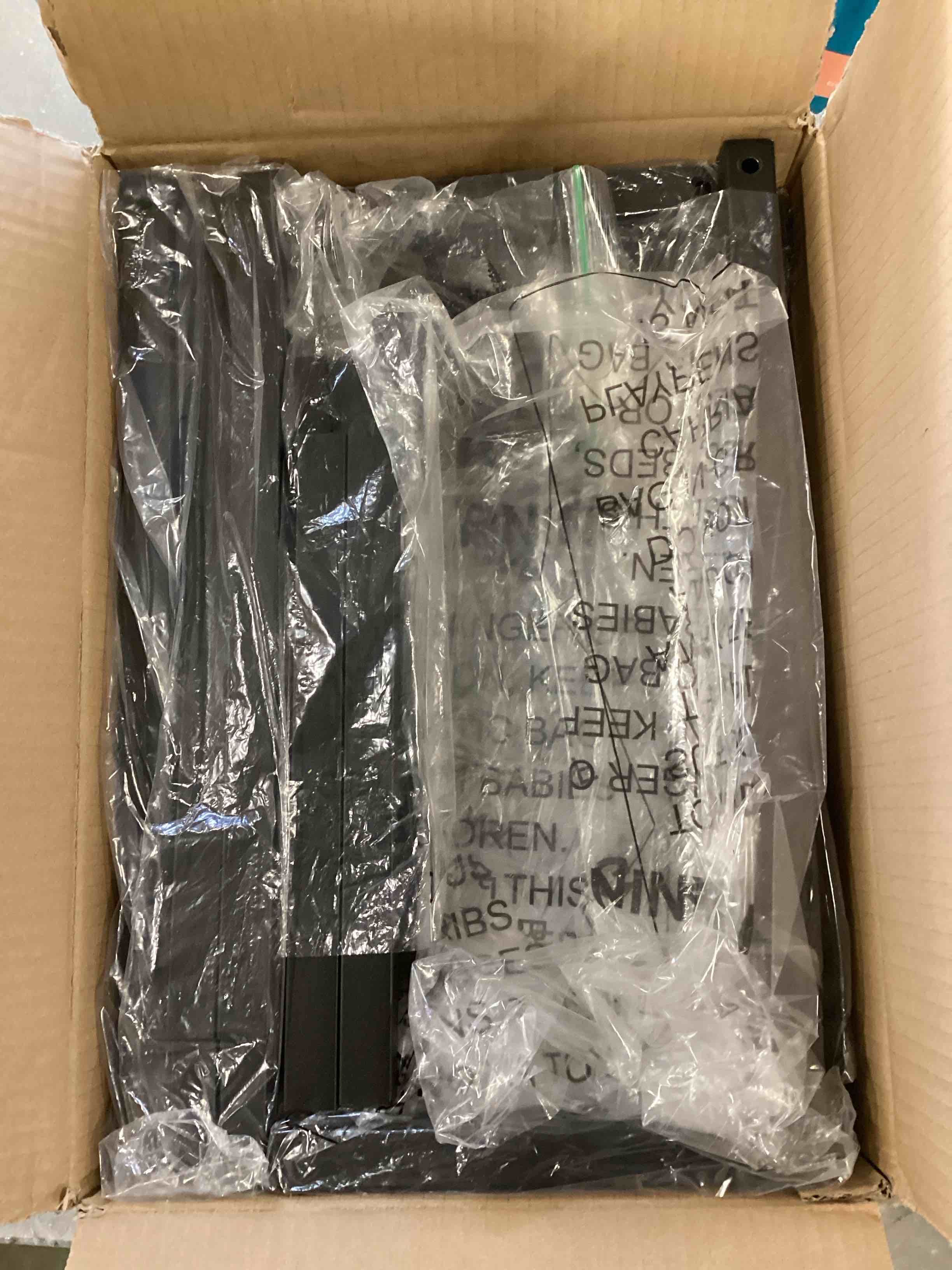 https://s3.amazonaws.com/lotting-images-prod/bidfta/GRN6629017_1716229775111.jpeg