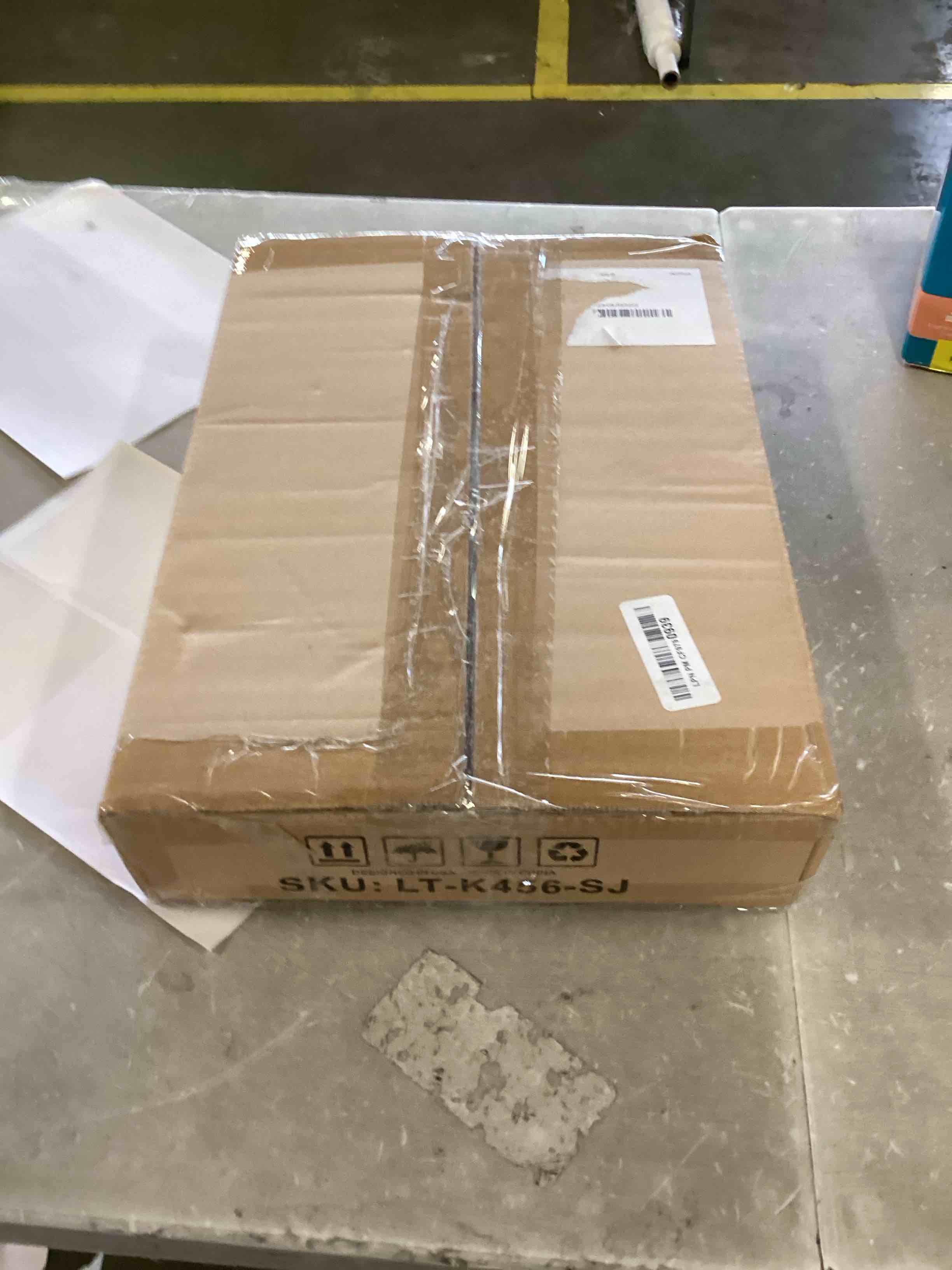 https://s3.amazonaws.com/lotting-images-prod/bidfta/GRN6629017_1716229805072.jpeg