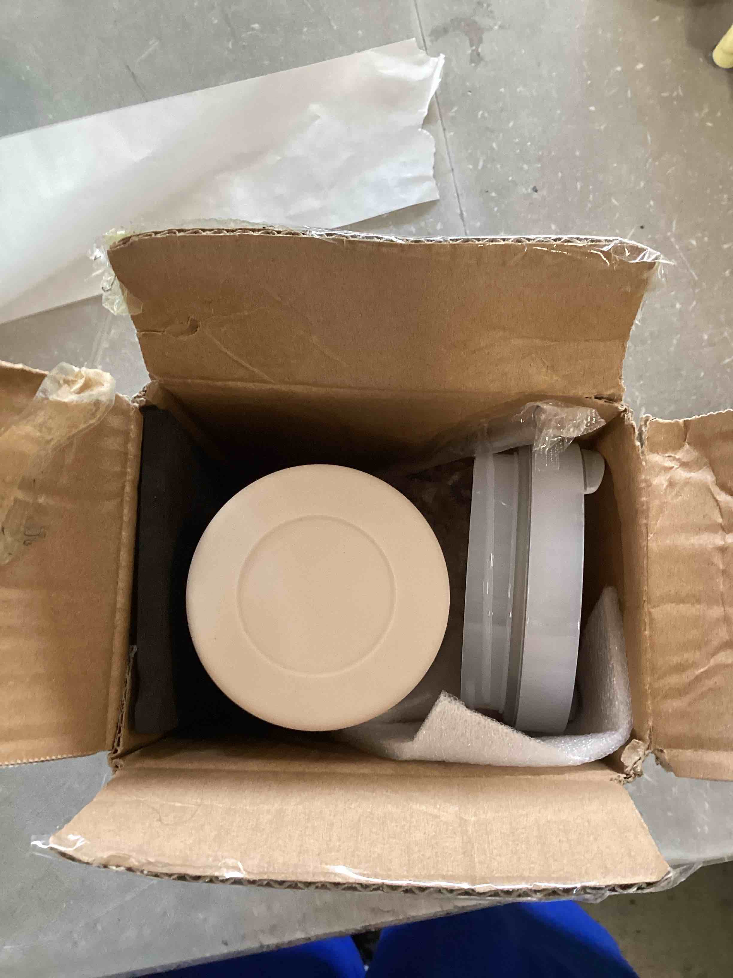 https://s3.amazonaws.com/lotting-images-prod/bidfta/GRN6629098_1716295447662.jpeg