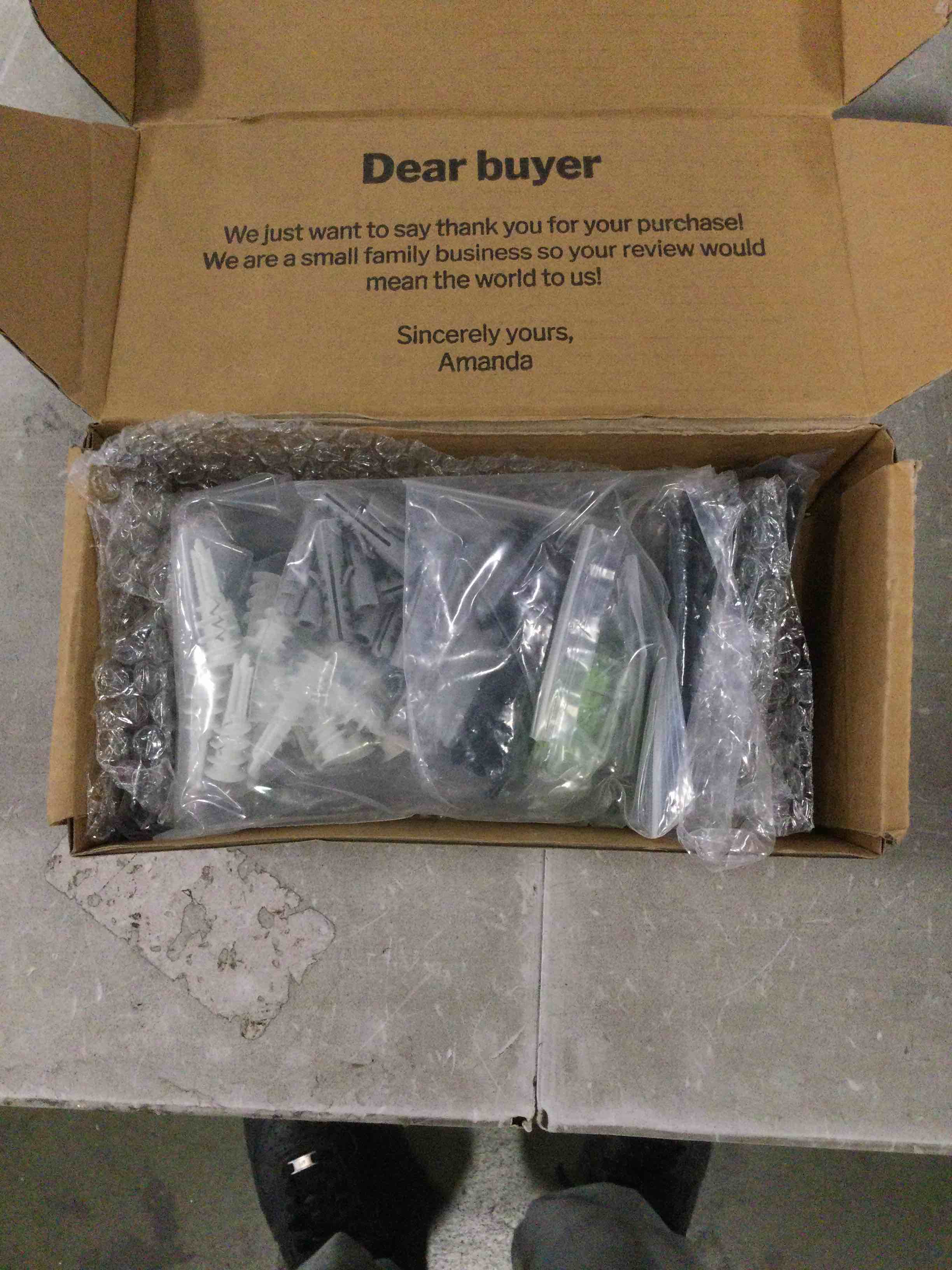 https://s3.amazonaws.com/lotting-images-prod/bidfta/GRN6629330_1716383001932.jpeg
