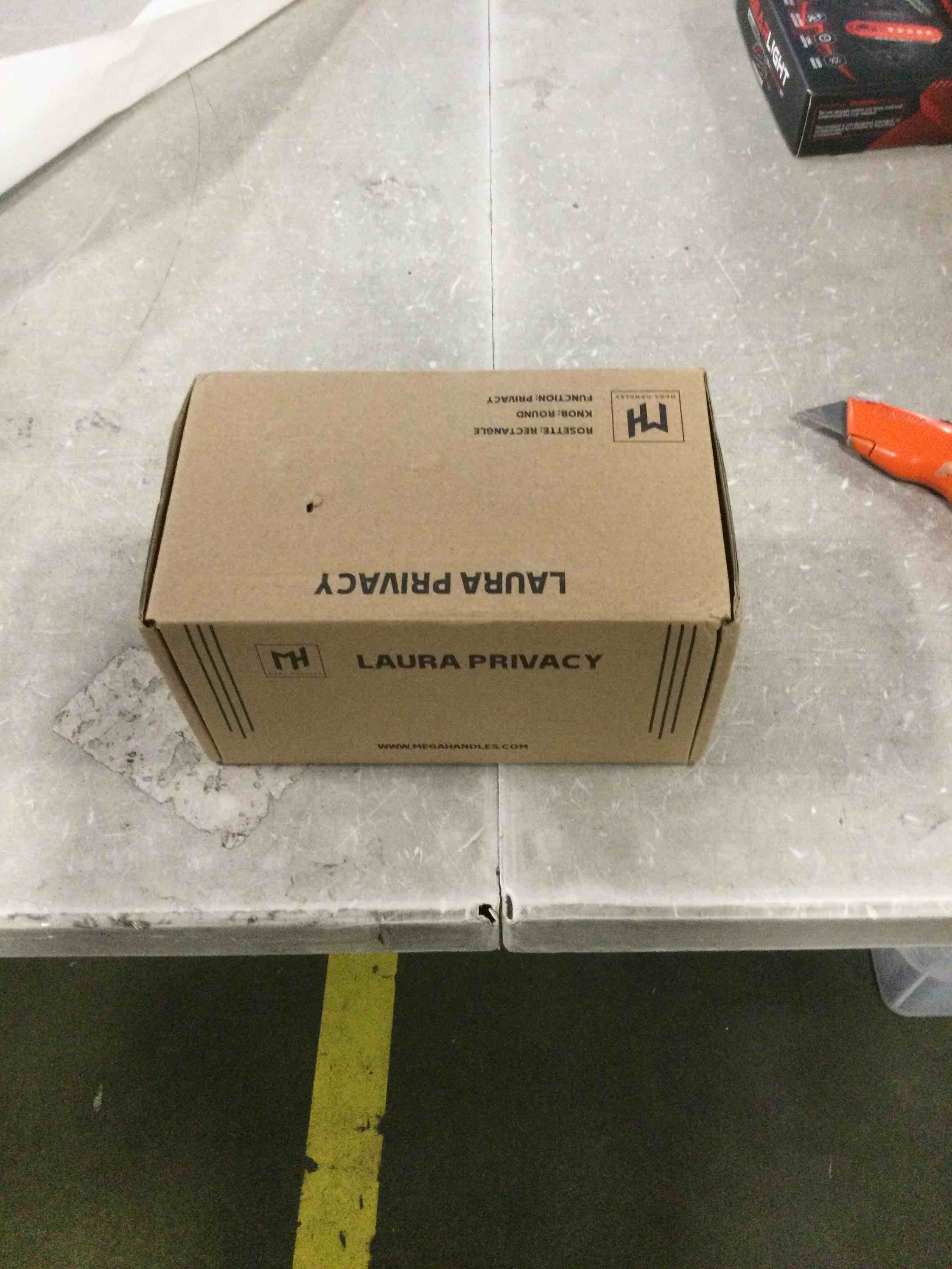 https://s3.amazonaws.com/lotting-images-prod/bidfta/GRN6629343_1716384668476.jpeg