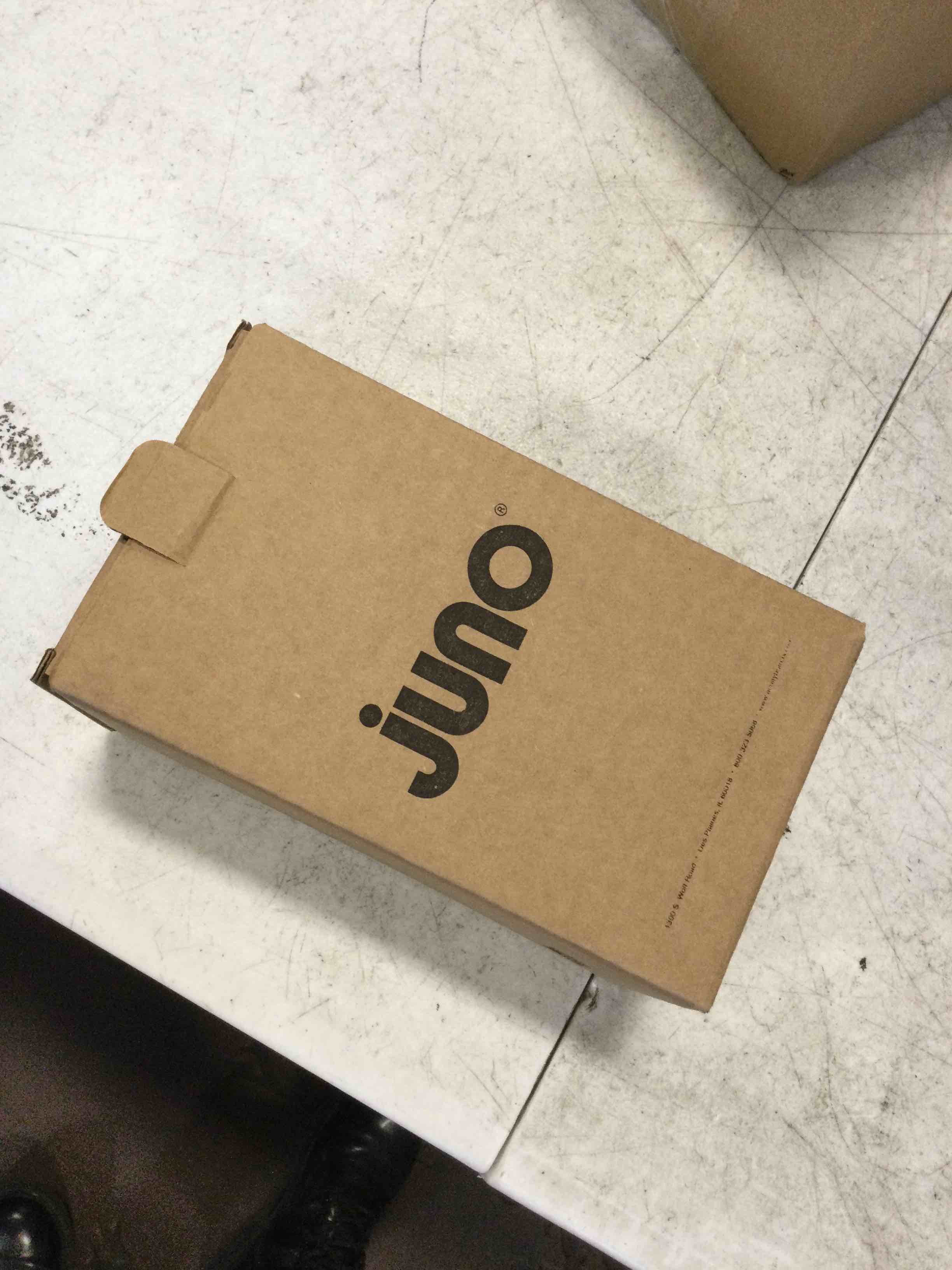 https://s3.amazonaws.com/lotting-images-prod/bidfta/GRN6629611_1716483132956.jpeg