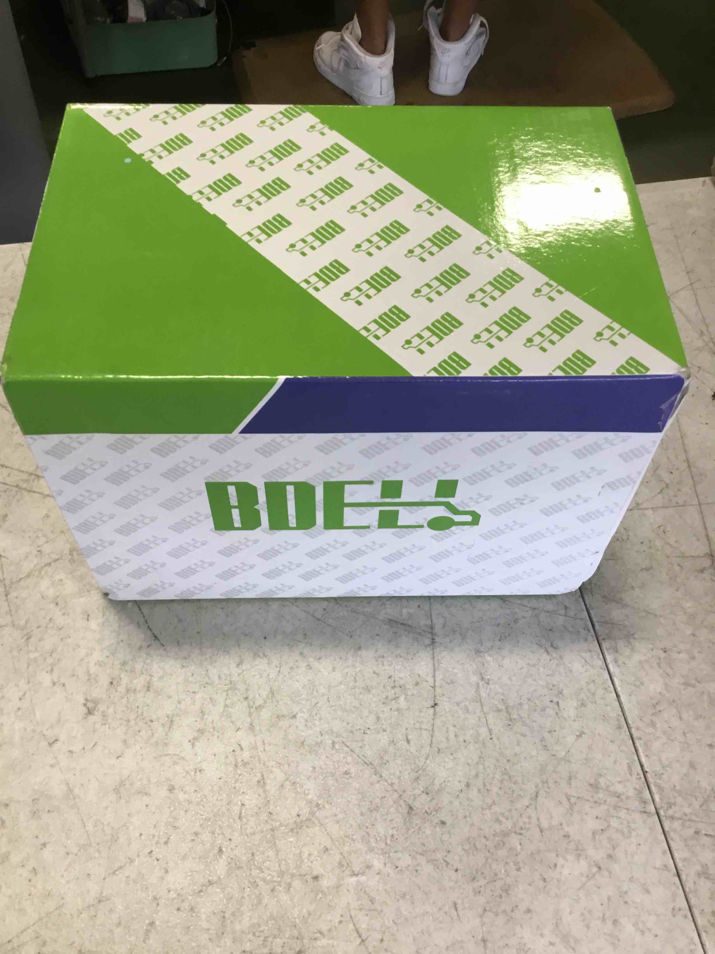 https://s3.amazonaws.com/lotting-images-prod/bidfta/GRN6629947_1716575985451.jpeg