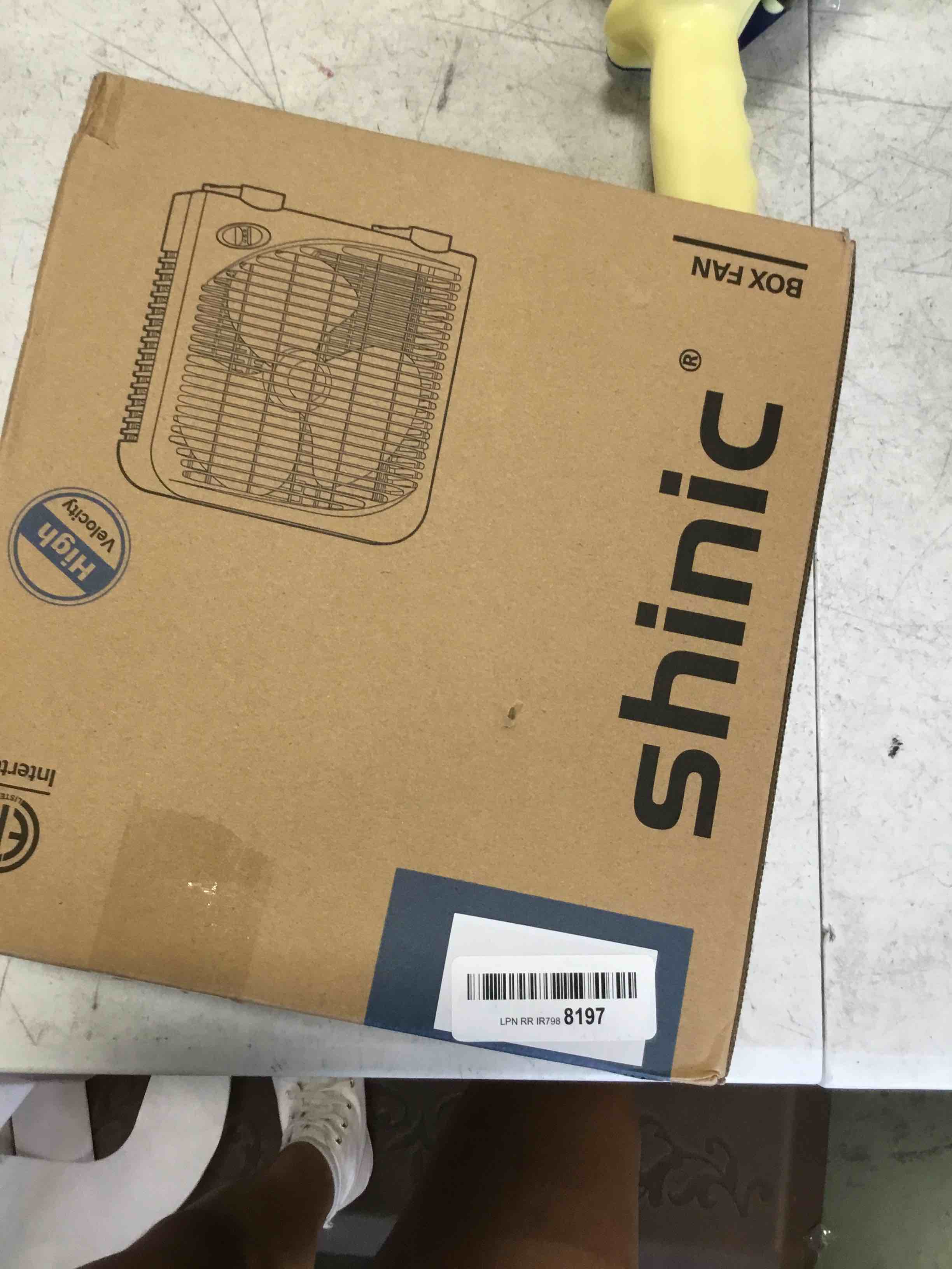https://s3.amazonaws.com/lotting-images-prod/bidfta/GRN6629948_1716576076539.jpeg
