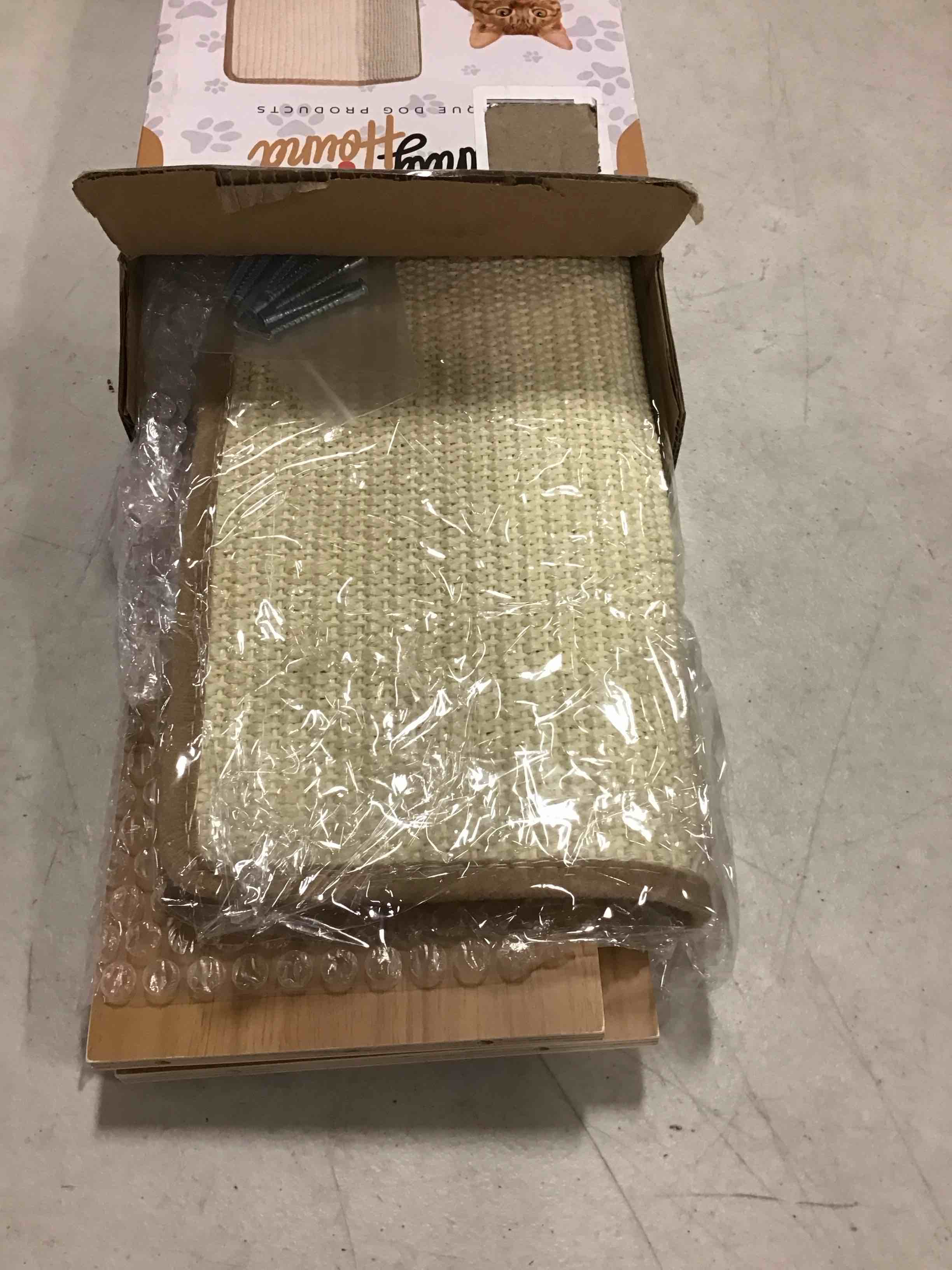 https://s3.amazonaws.com/lotting-images-prod/bidfta/GRN6630978_1716393512831.jpeg