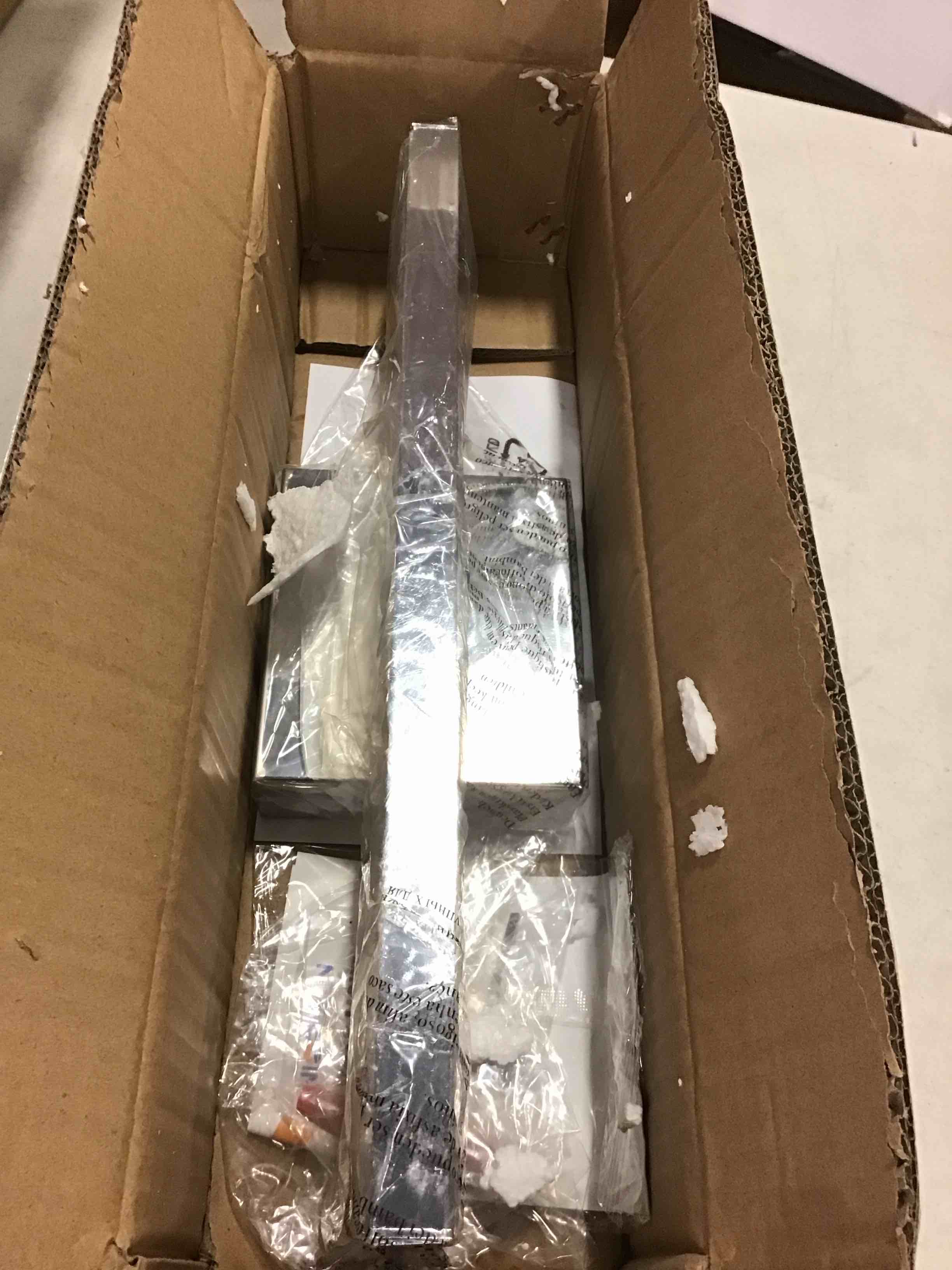 https://s3.amazonaws.com/lotting-images-prod/bidfta/GRN6630981_1716395873194.jpeg