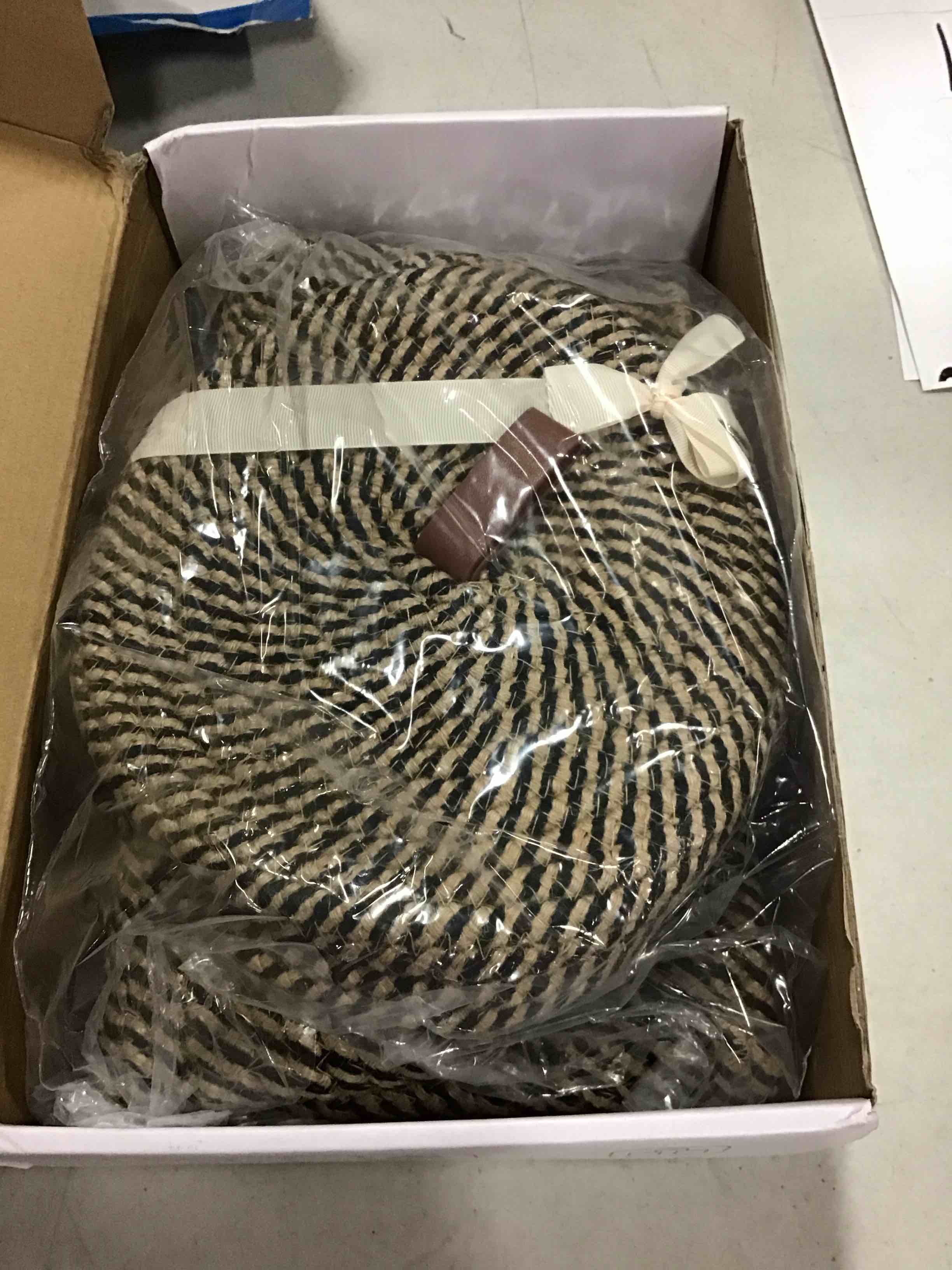 https://s3.amazonaws.com/lotting-images-prod/bidfta/GRN6631005_1716398169144.jpeg