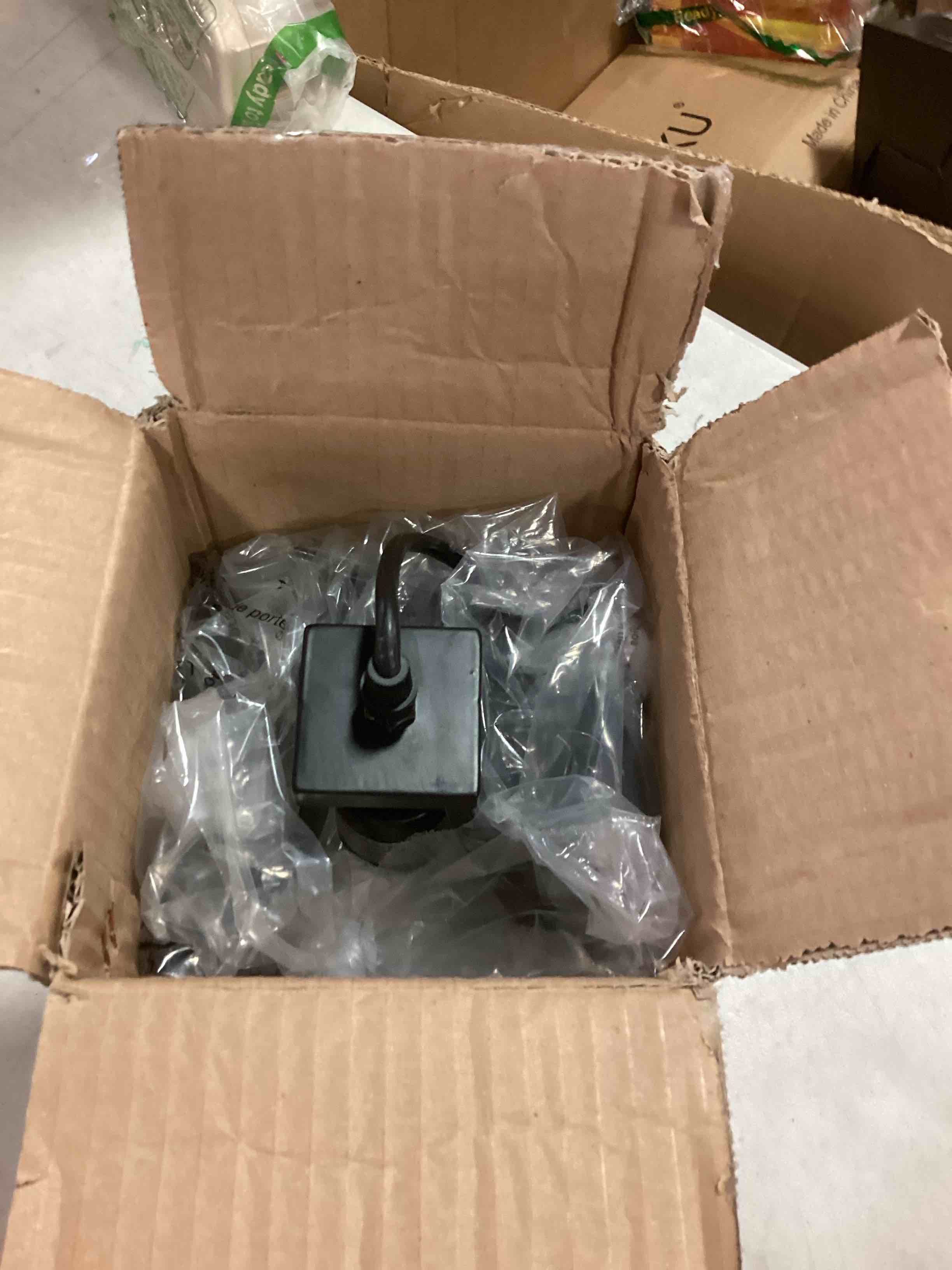https://s3.amazonaws.com/lotting-images-prod/bidfta/GRN6631045_1716402831937.jpeg