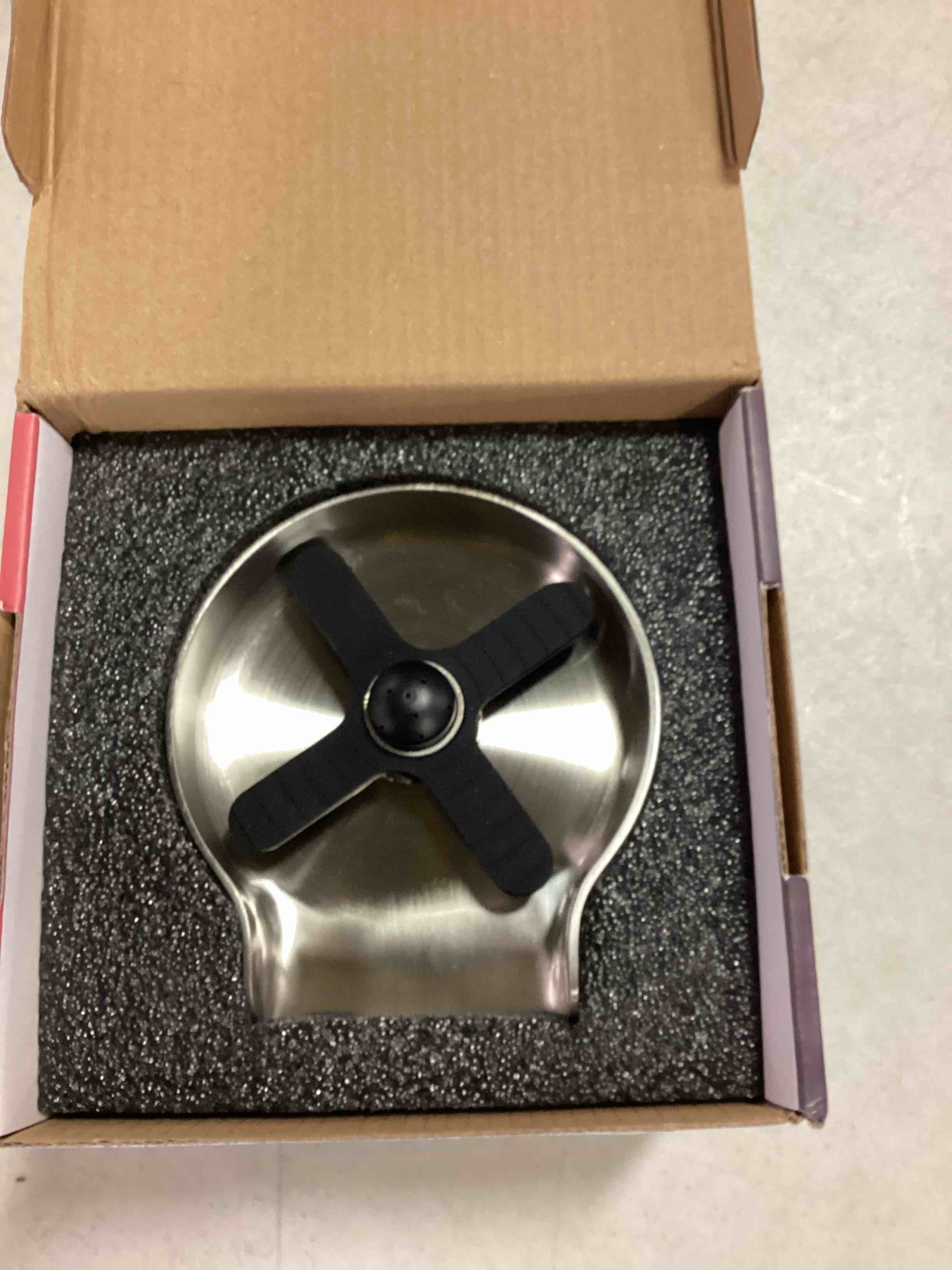 https://s3.amazonaws.com/lotting-images-prod/bidfta/GRN6631255_1716477509672.jpeg