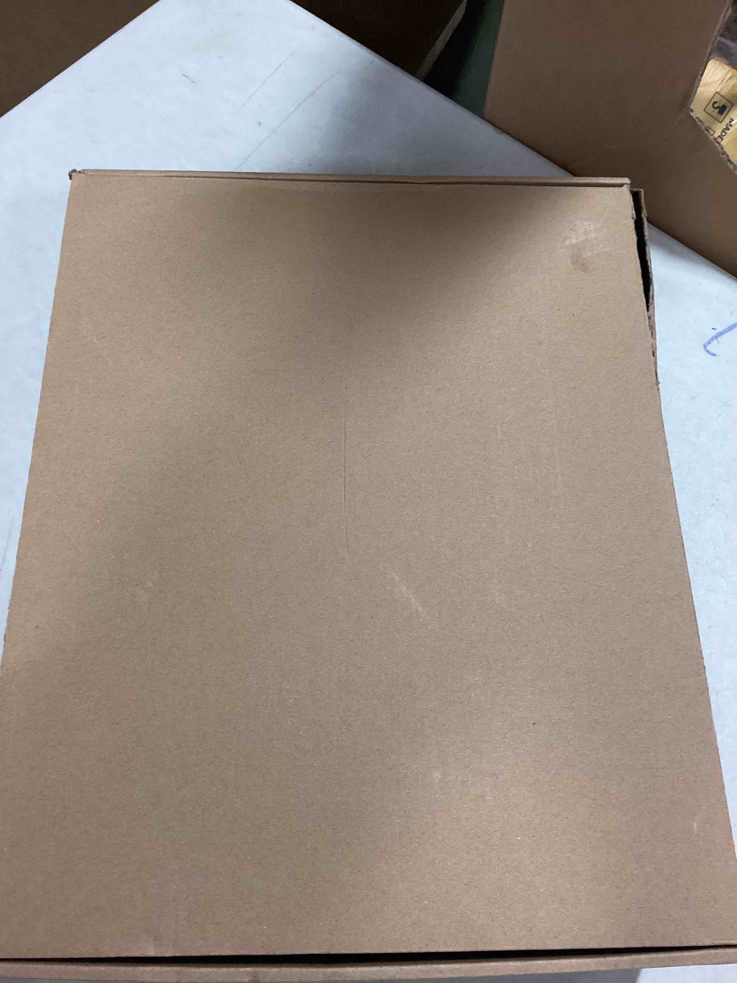 https://s3.amazonaws.com/lotting-images-prod/bidfta/GRN6631375_1716490785218.jpeg