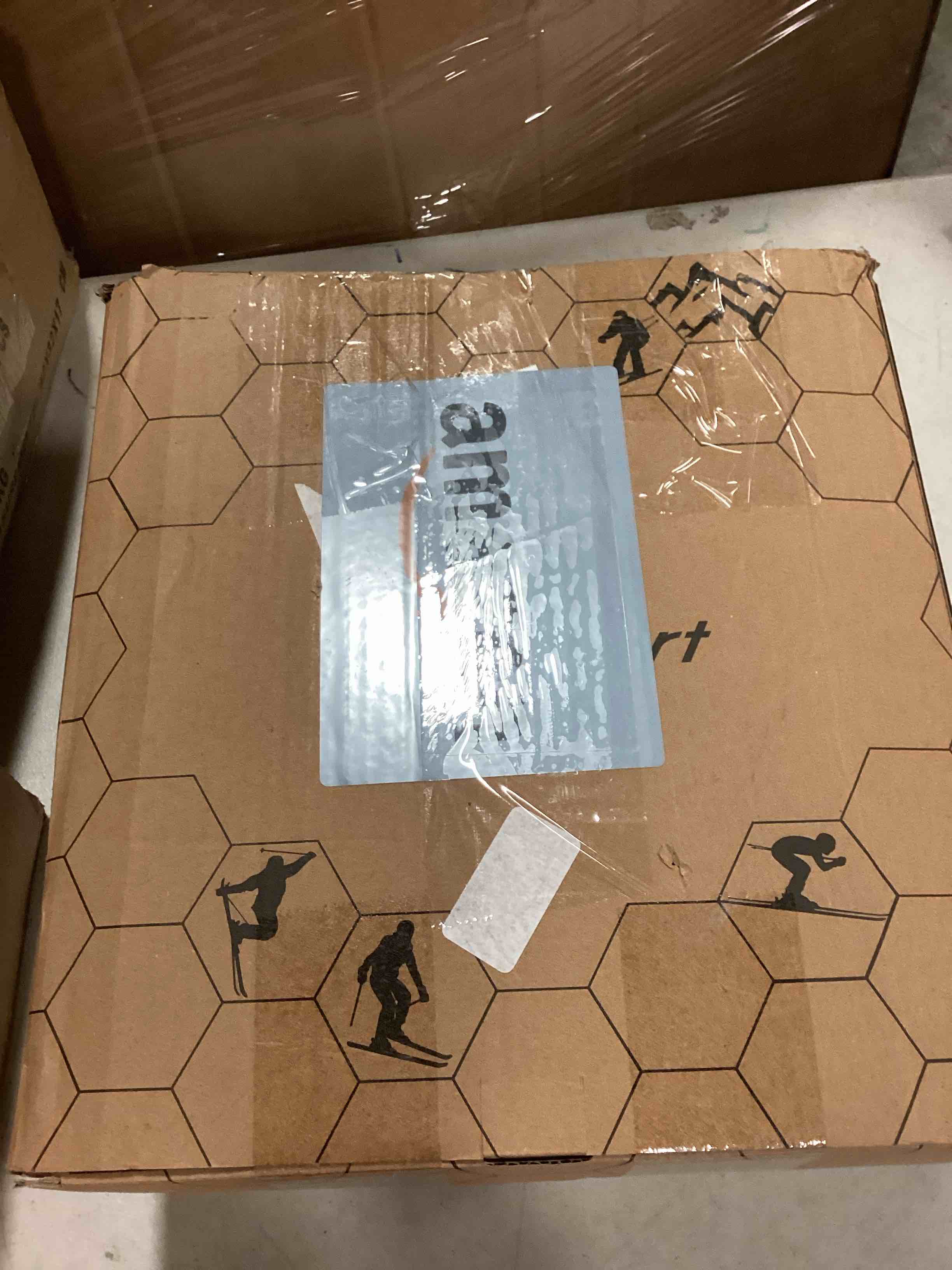 https://s3.amazonaws.com/lotting-images-prod/bidfta/GRN6631905_1716651258852.jpeg
