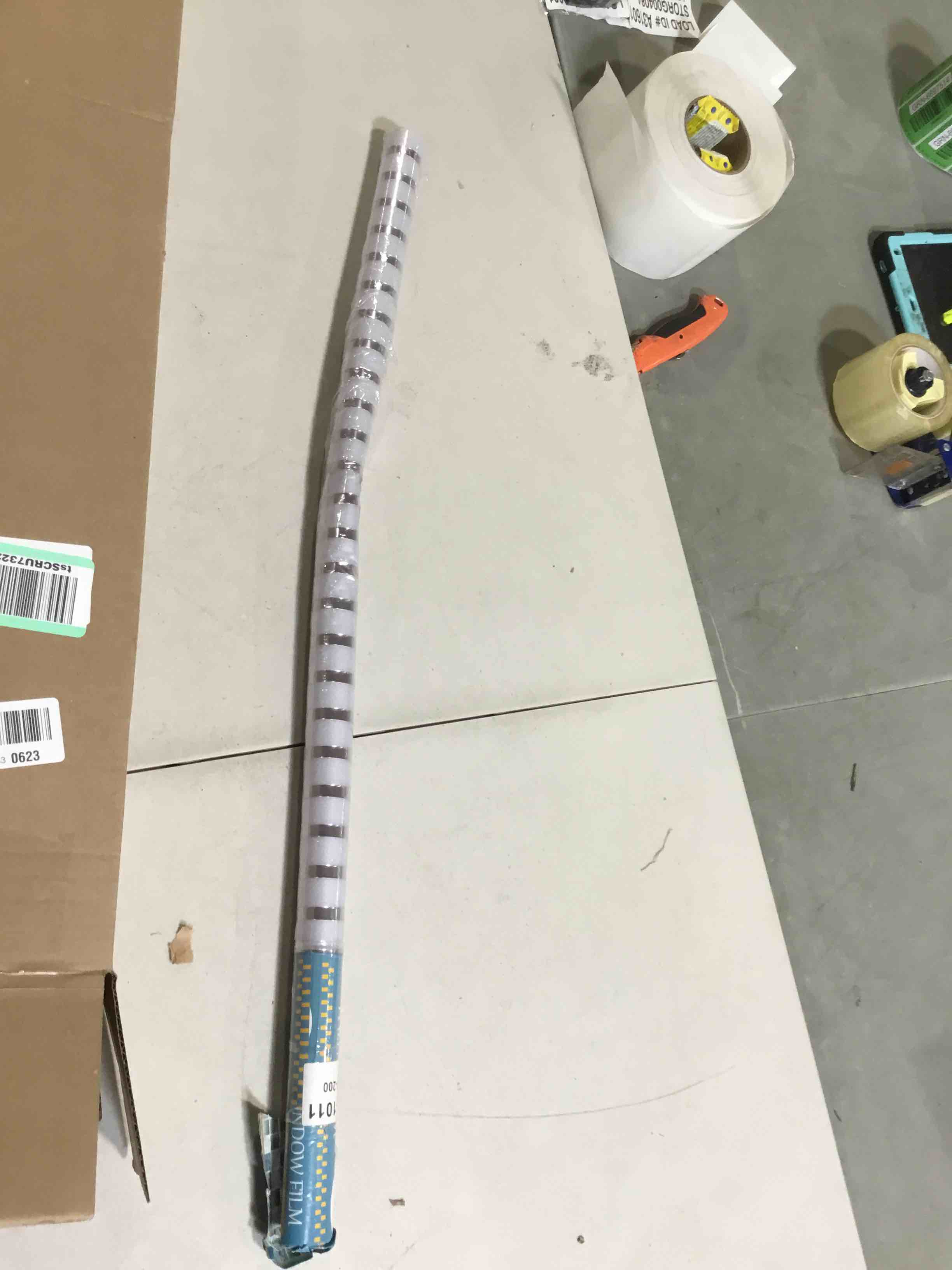 VSUDO 1 Roll 35.4" by 78.7" Privacy Window Film, Frosted Stripe Pattern