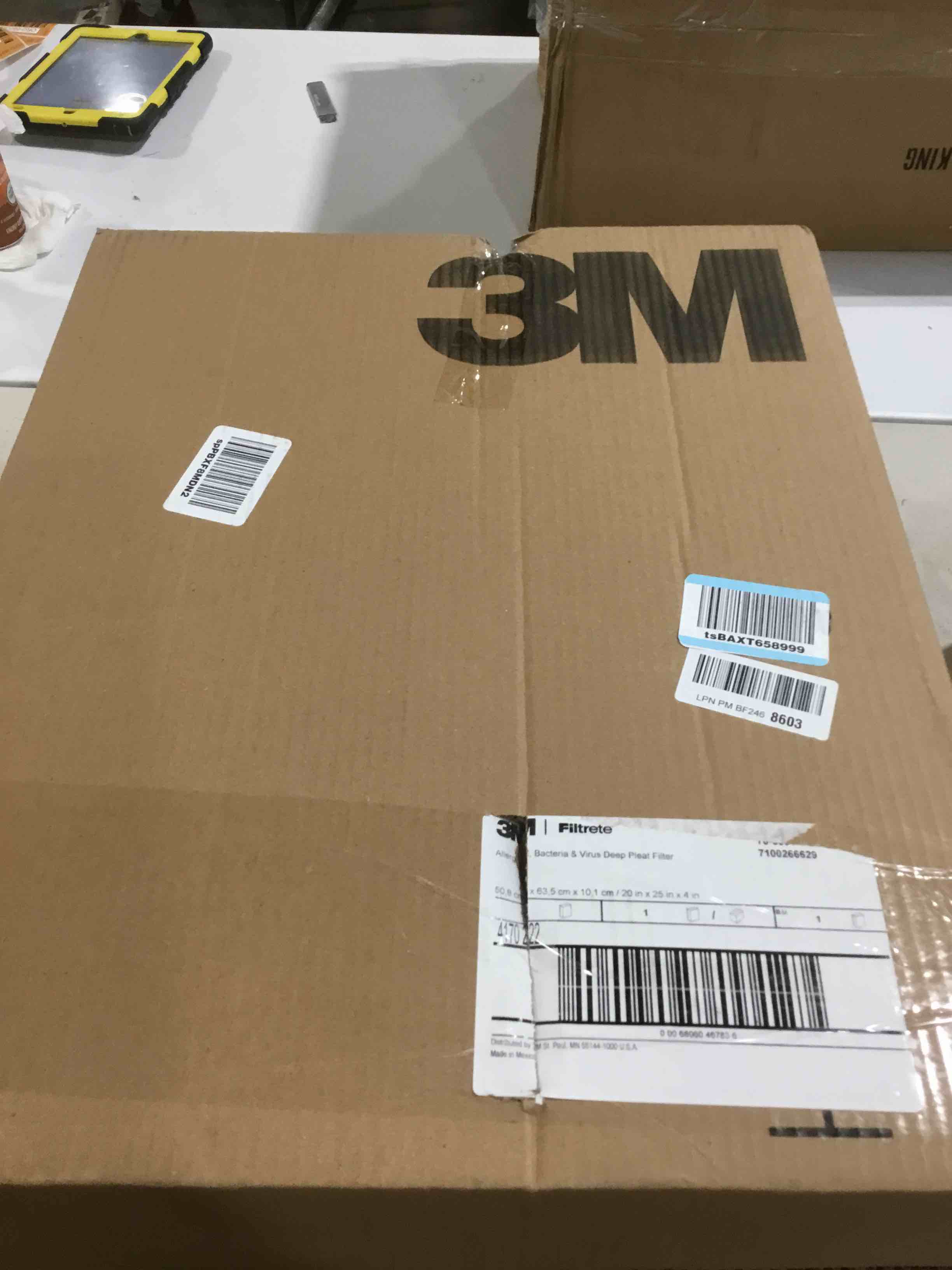 https://s3.amazonaws.com/lotting-images-prod/bidfta/GRN6637405_1727271517961.jpeg