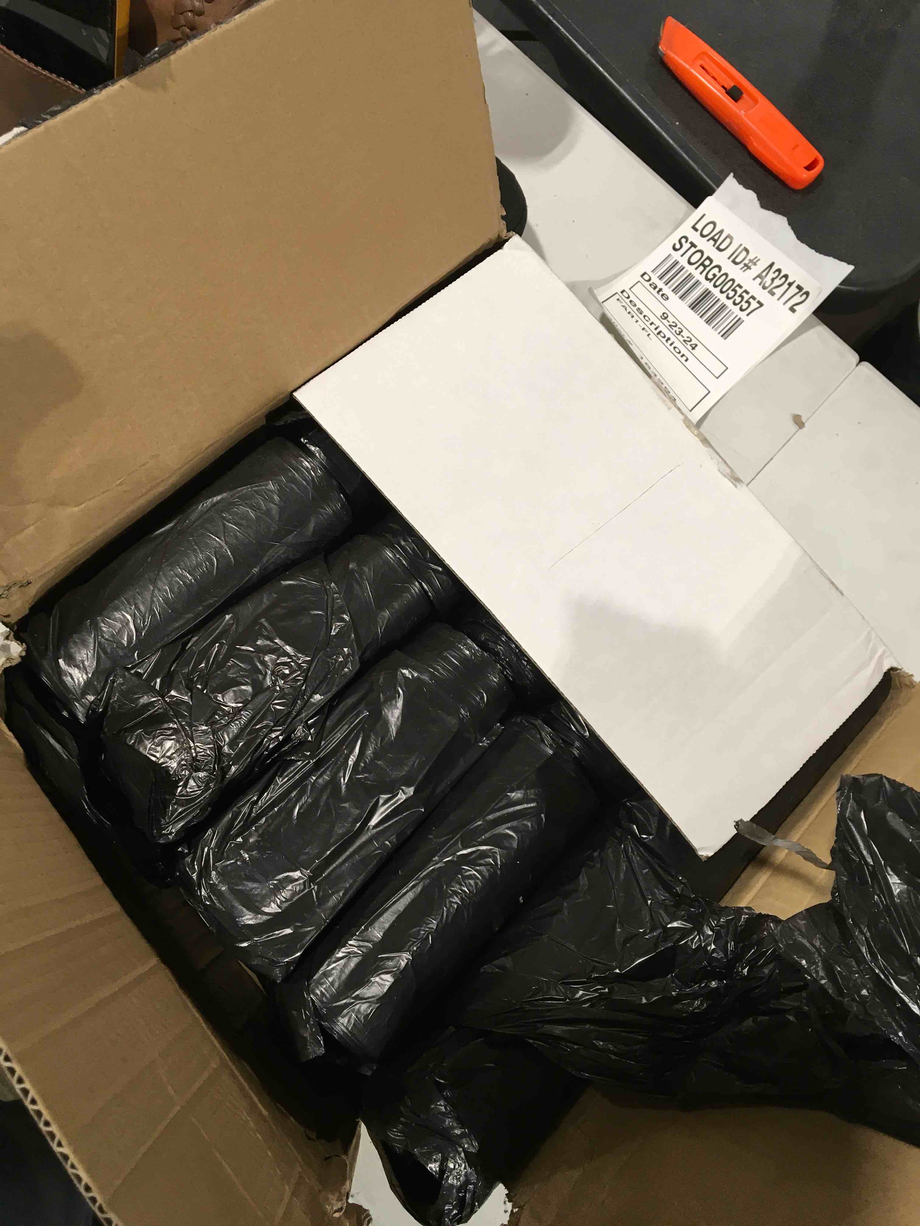 https://s3.amazonaws.com/lotting-images-prod/bidfta/GRN6638860_1728993965330.jpeg