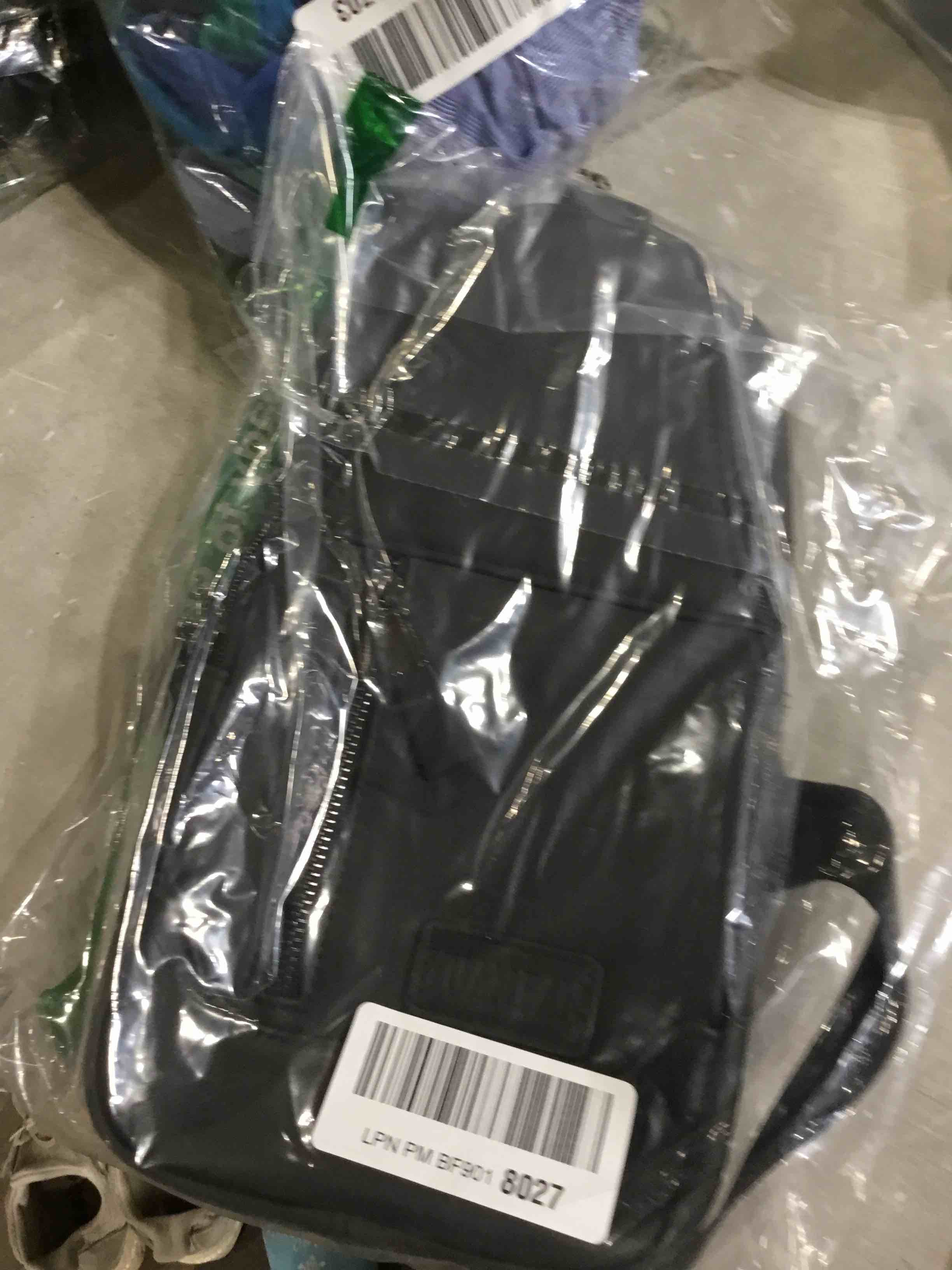 https://s3.amazonaws.com/lotting-images-prod/bidfta/GRN6642120_1727969333513.jpeg