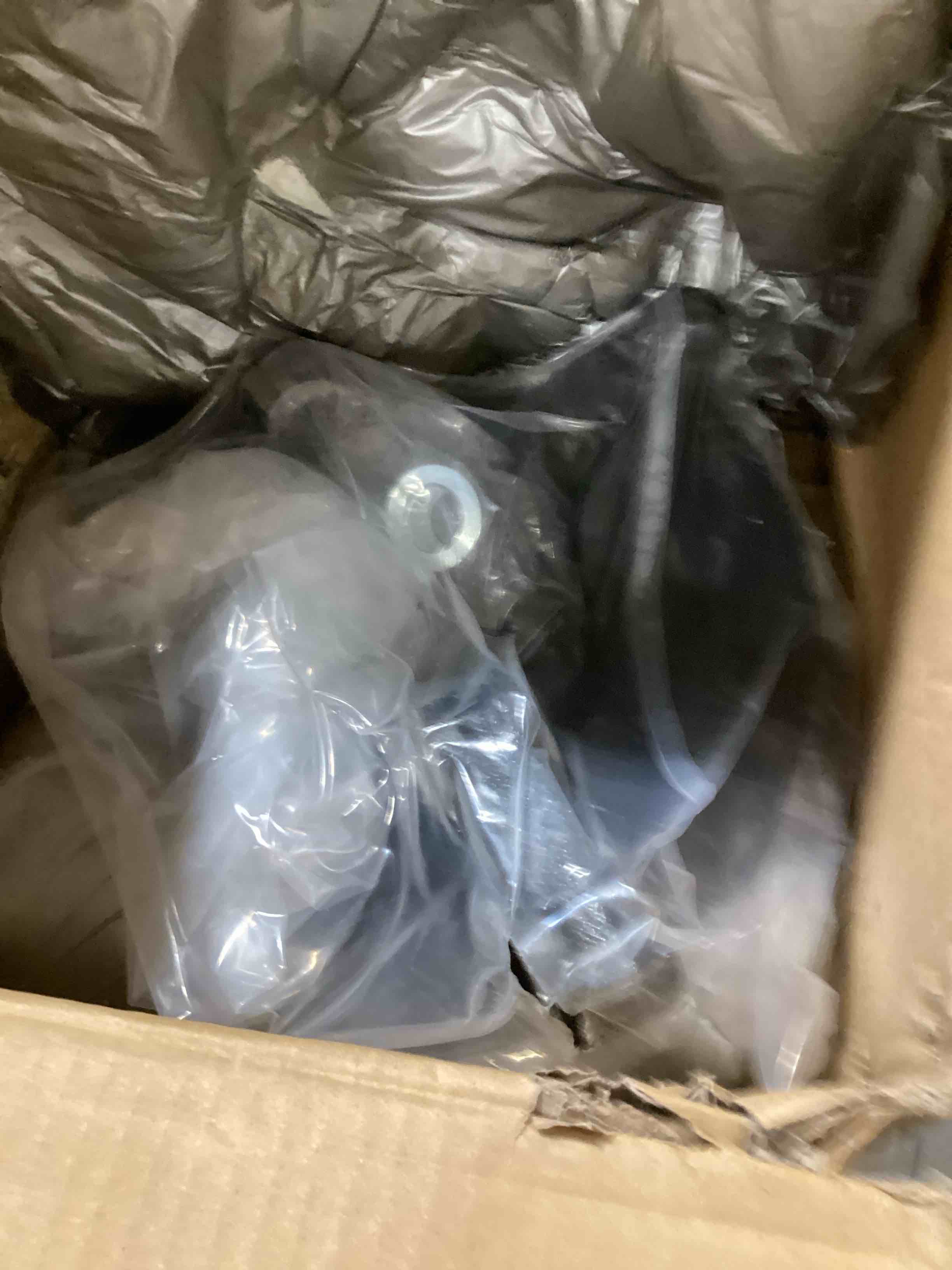 https://s3.amazonaws.com/lotting-images-prod/bidfta/GRN6650190_1727796701984.jpeg